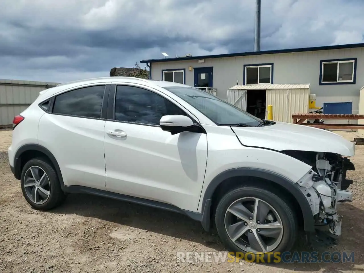 4 Photograph of a damaged car 3CZRU6H5XNM754794 HONDA HR-V 2022