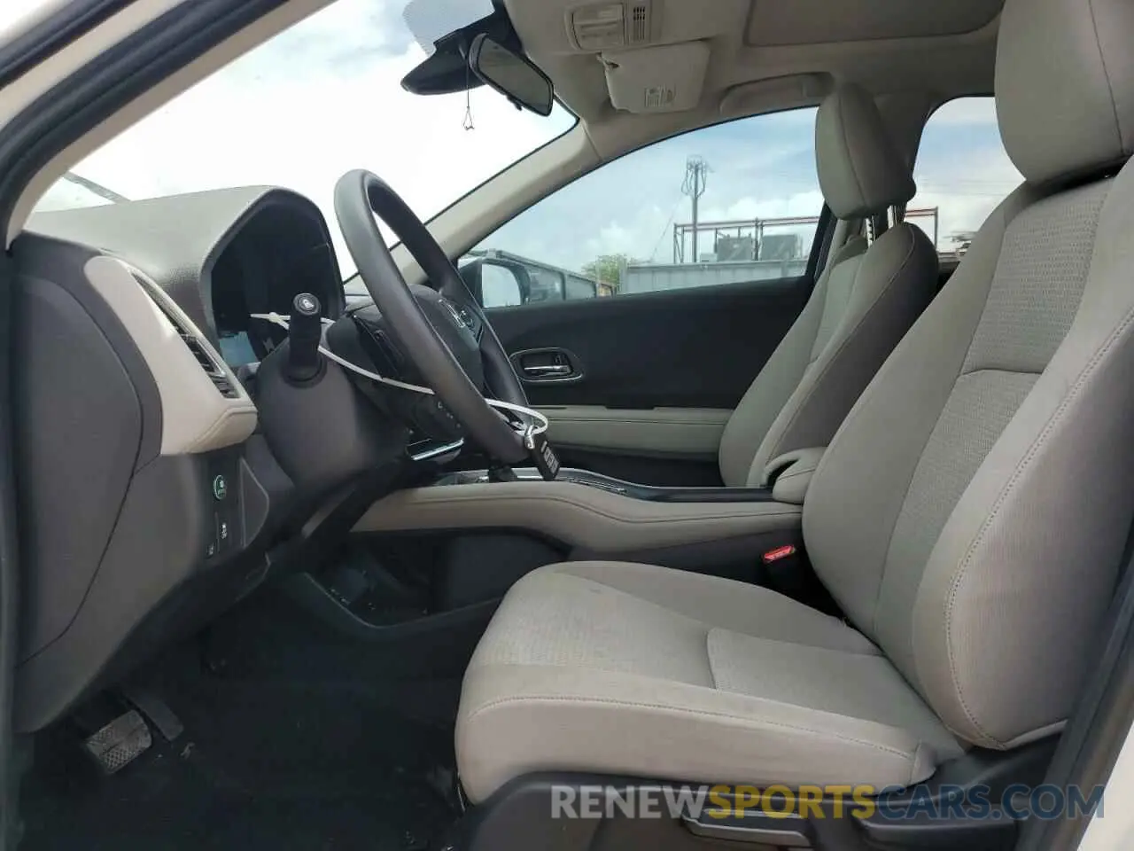 7 Photograph of a damaged car 3CZRU6H5XNM754794 HONDA HR-V 2022