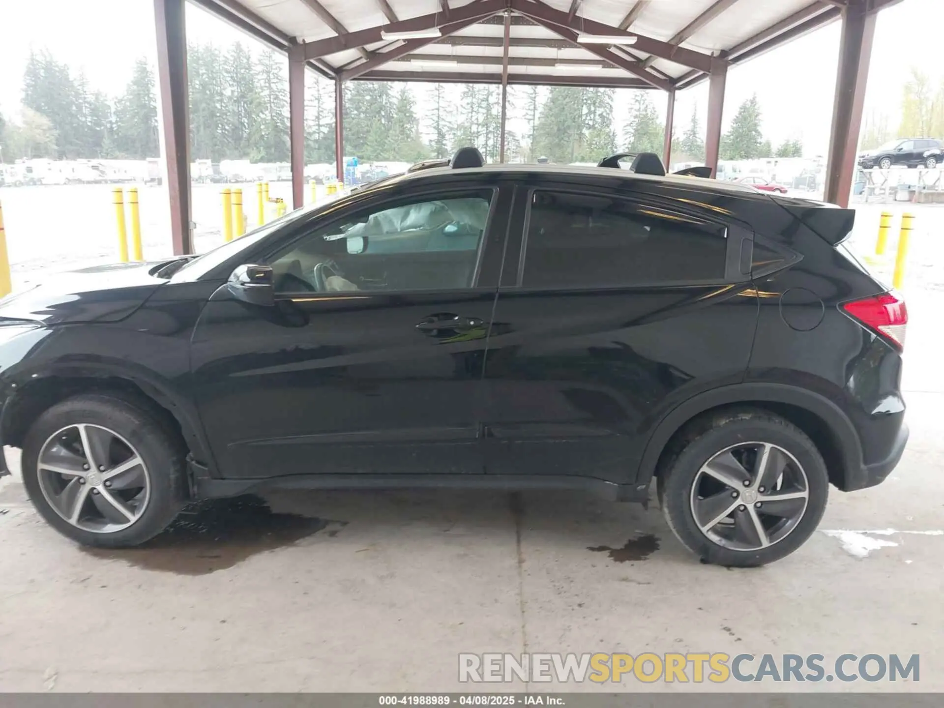 14 Photograph of a damaged car 3CZRU6H72NM719703 HONDA HR-V 2022