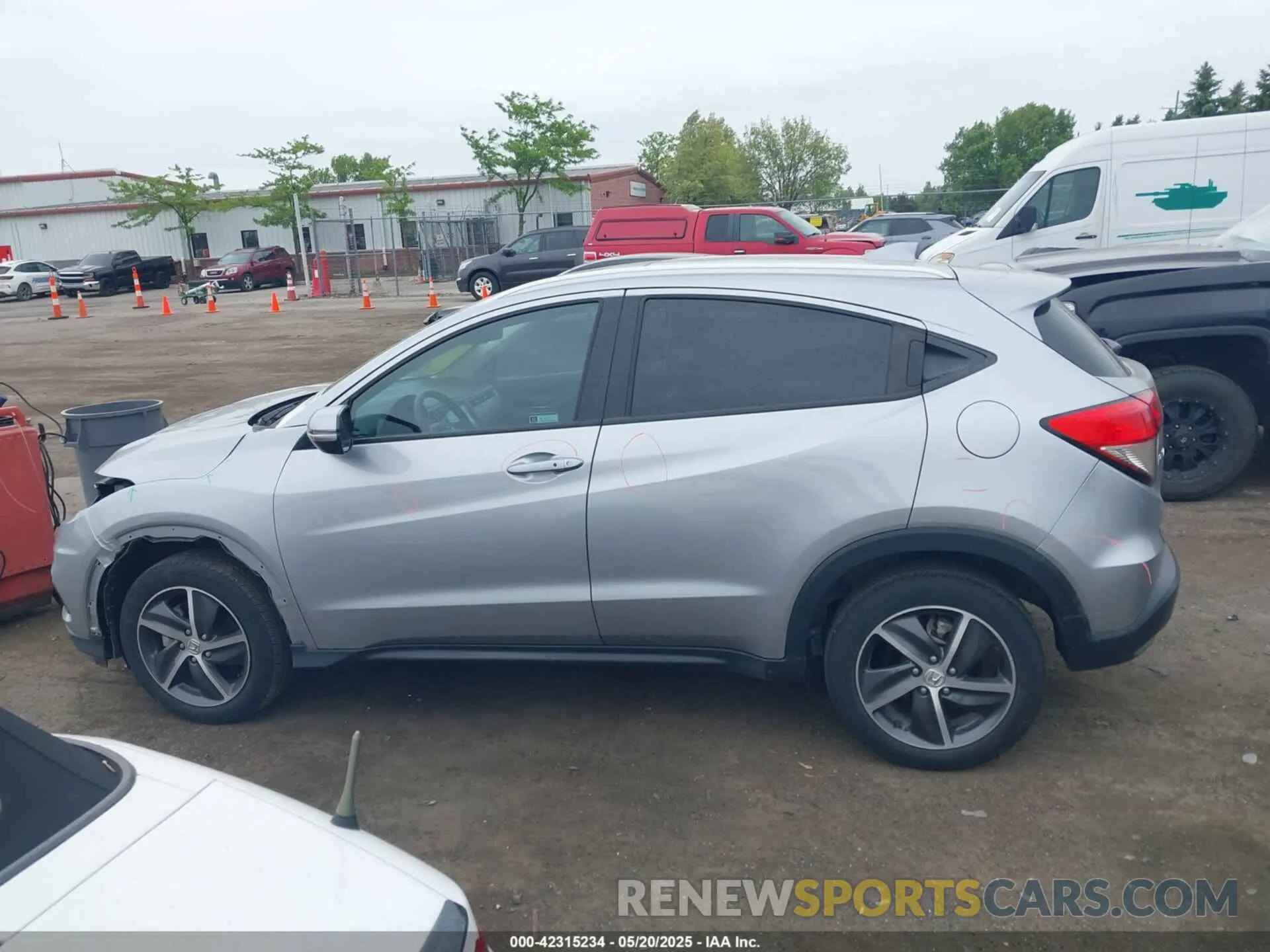 15 Photograph of a damaged car 3CZRU6H73NM747607 HONDA HR-V 2022