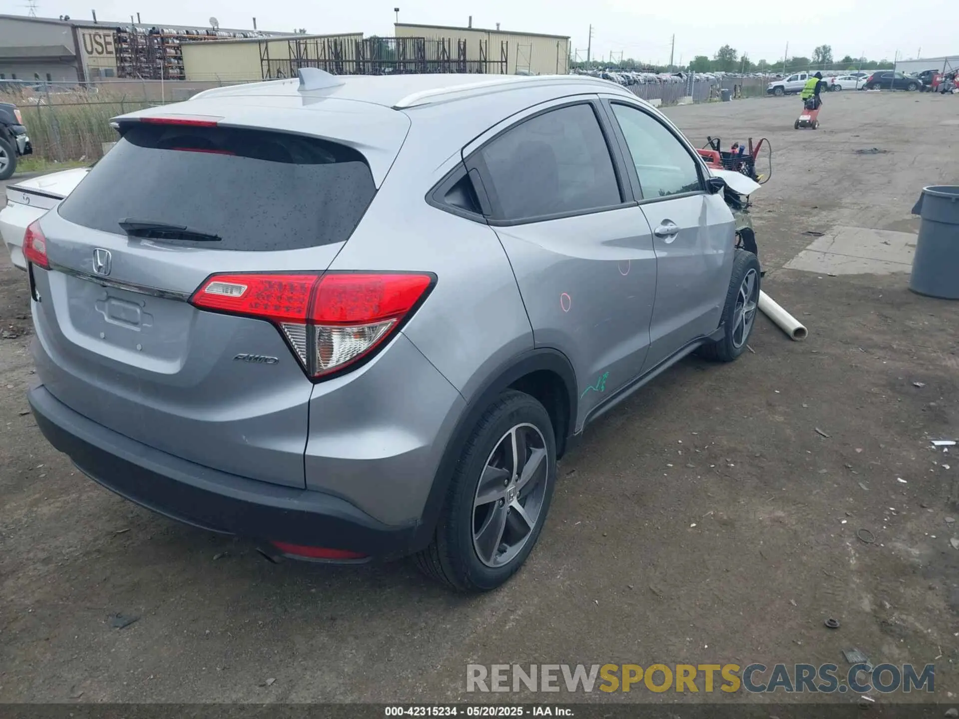 4 Photograph of a damaged car 3CZRU6H73NM747607 HONDA HR-V 2022