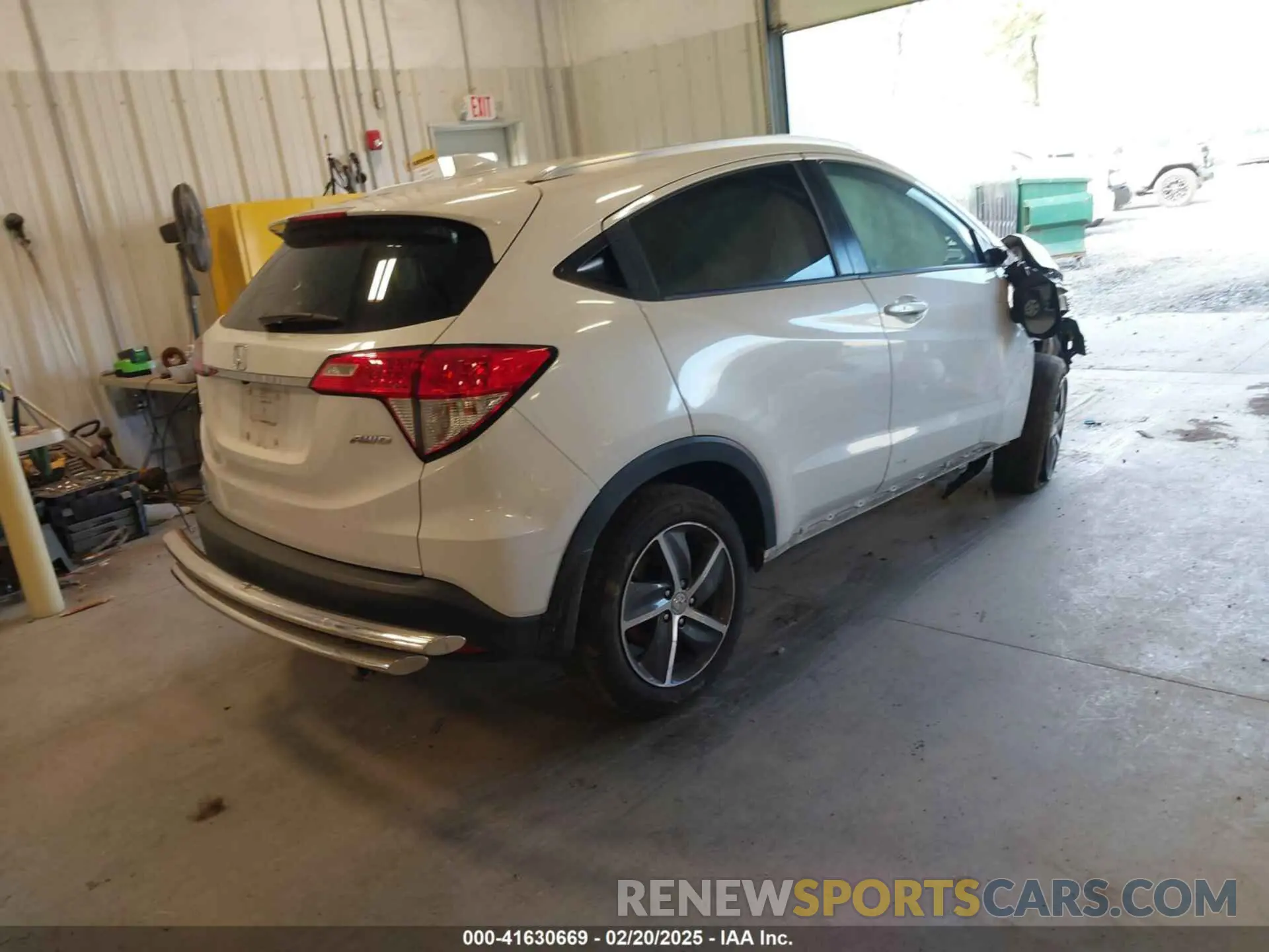 4 Photograph of a damaged car 3CZRU6H73NM758171 HONDA HR-V 2022