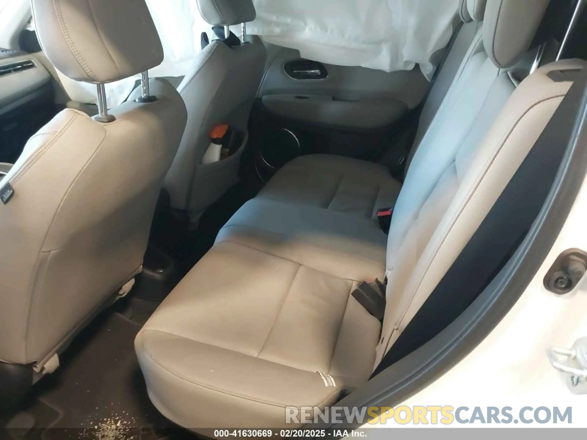 8 Photograph of a damaged car 3CZRU6H73NM758171 HONDA HR-V 2022