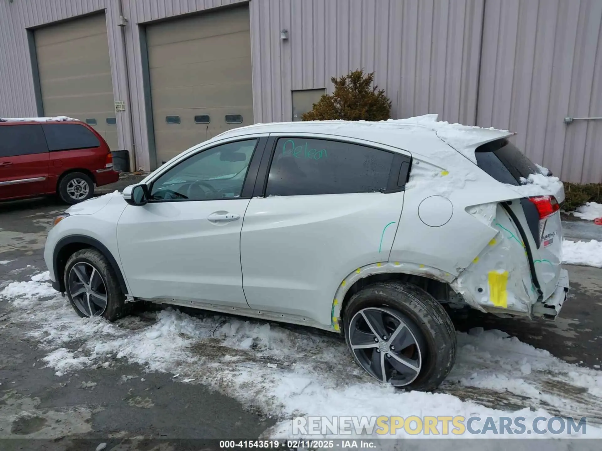 14 Photograph of a damaged car 3CZRU6H74NM725048 HONDA HR-V 2022