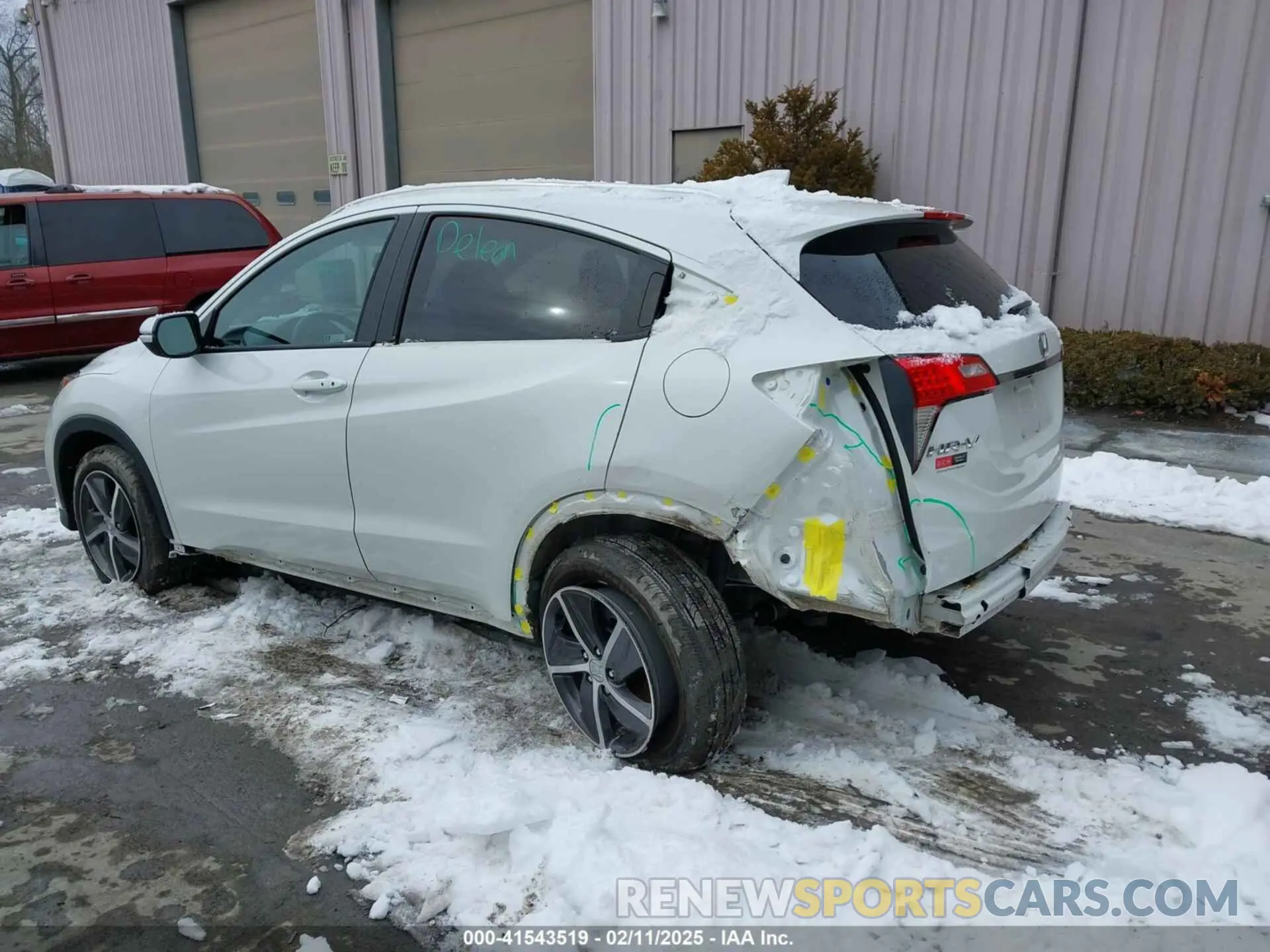 3 Photograph of a damaged car 3CZRU6H74NM725048 HONDA HR-V 2022