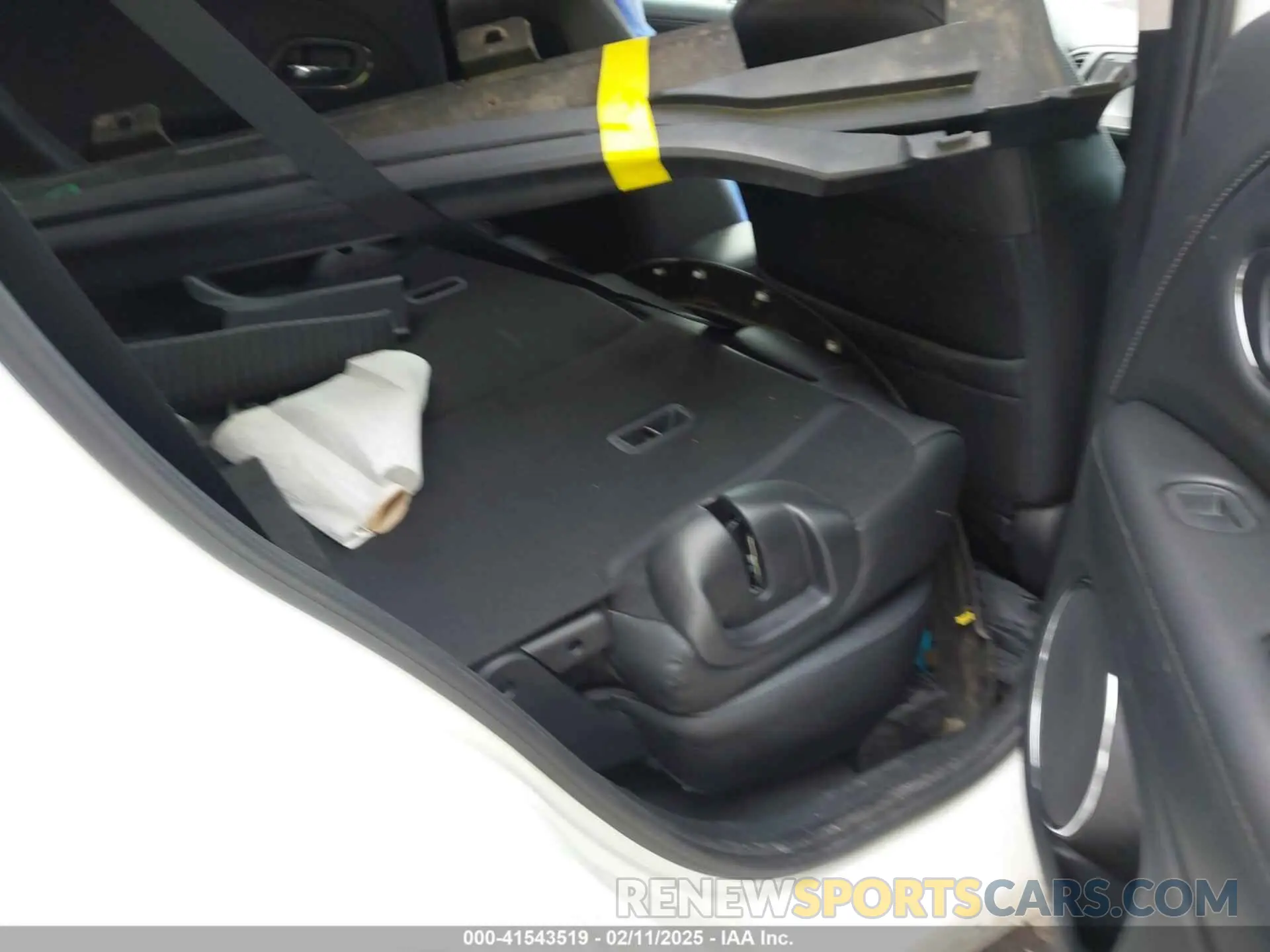8 Photograph of a damaged car 3CZRU6H74NM725048 HONDA HR-V 2022