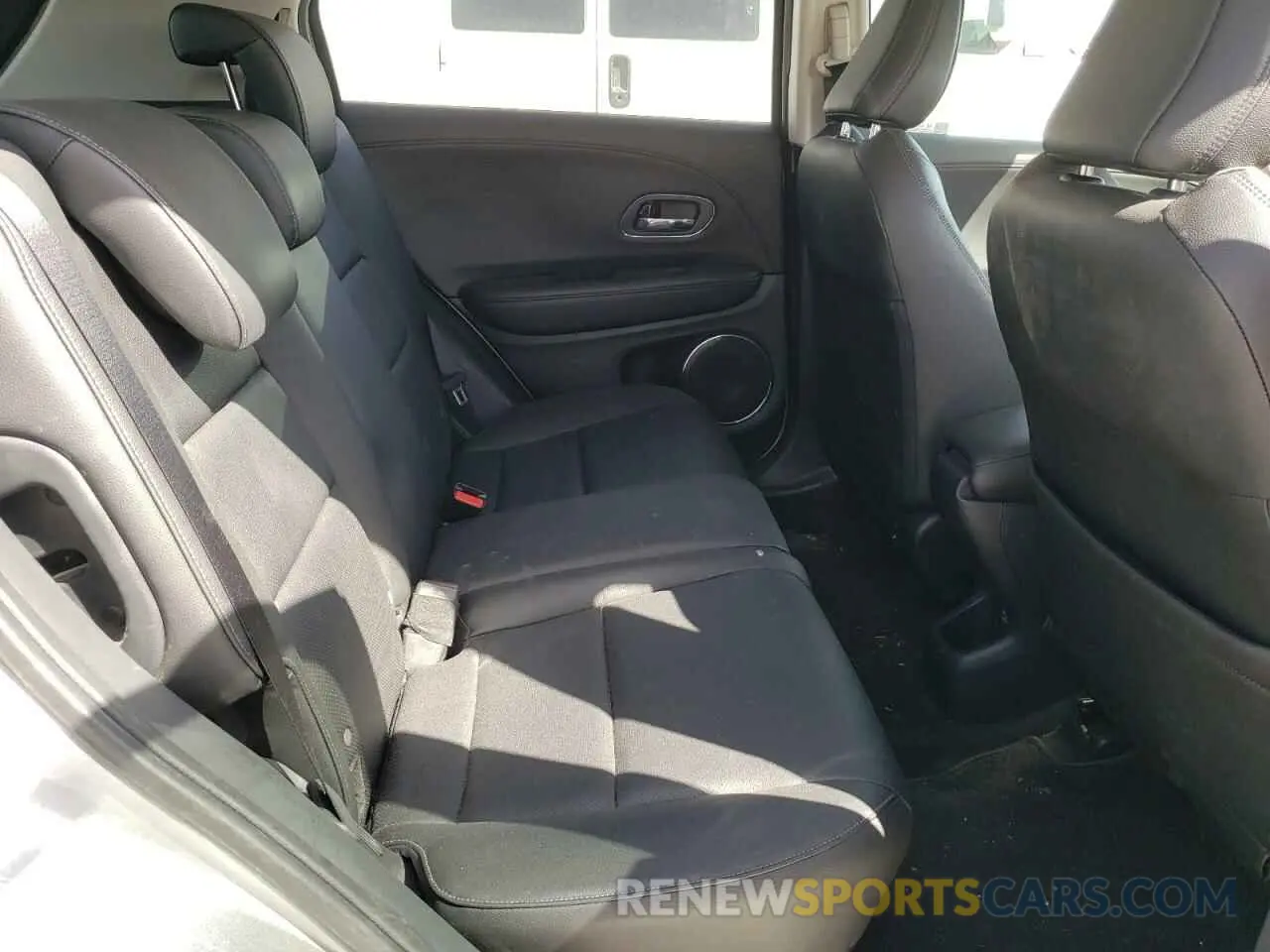 10 Photograph of a damaged car 3CZRU6H76NM750050 HONDA HR-V 2022