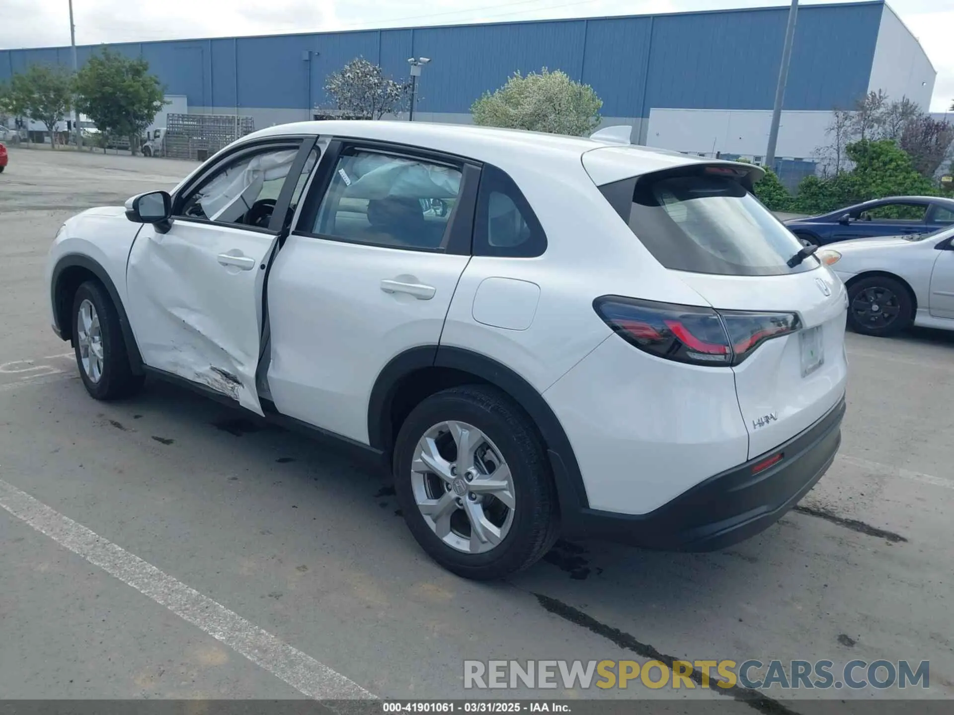 3 Photograph of a damaged car 3CZRZ1H30PM737458 HONDA HR-V 2023