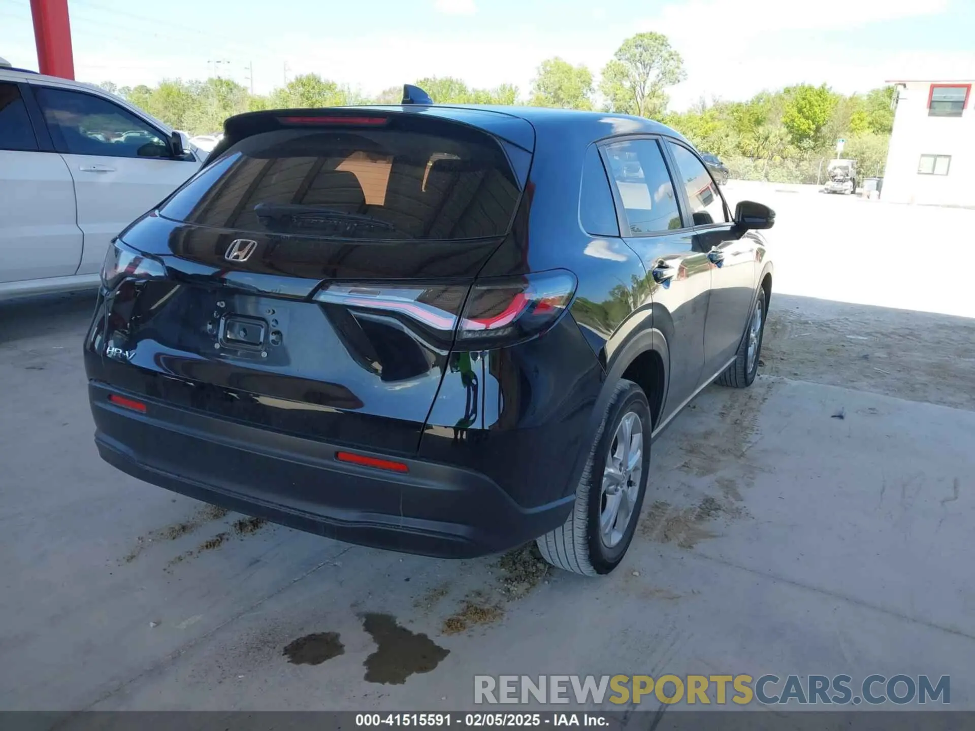 4 Photograph of a damaged car 3CZRZ1H30PM742420 HONDA HR-V 2023