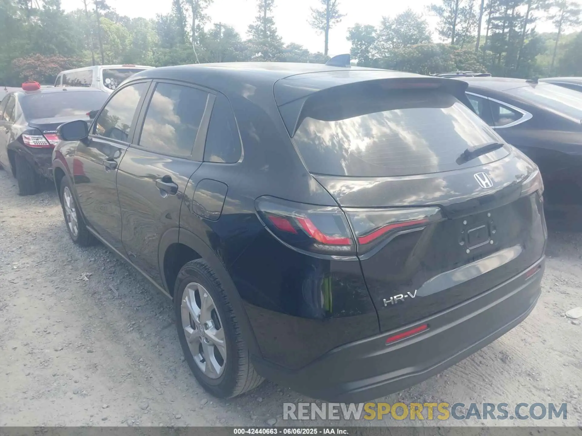 14 Photograph of a damaged car 3CZRZ1H30PM742885 HONDA HR-V 2023