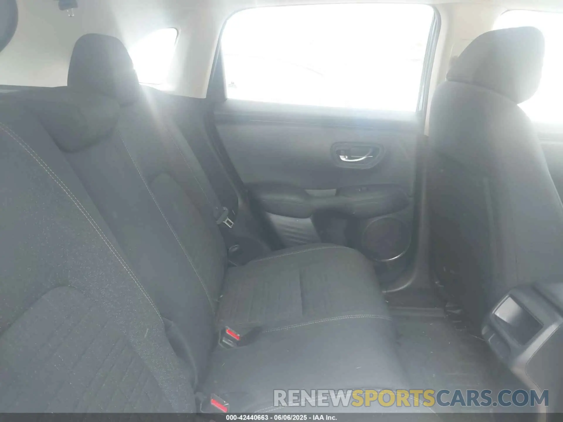8 Photograph of a damaged car 3CZRZ1H30PM742885 HONDA HR-V 2023