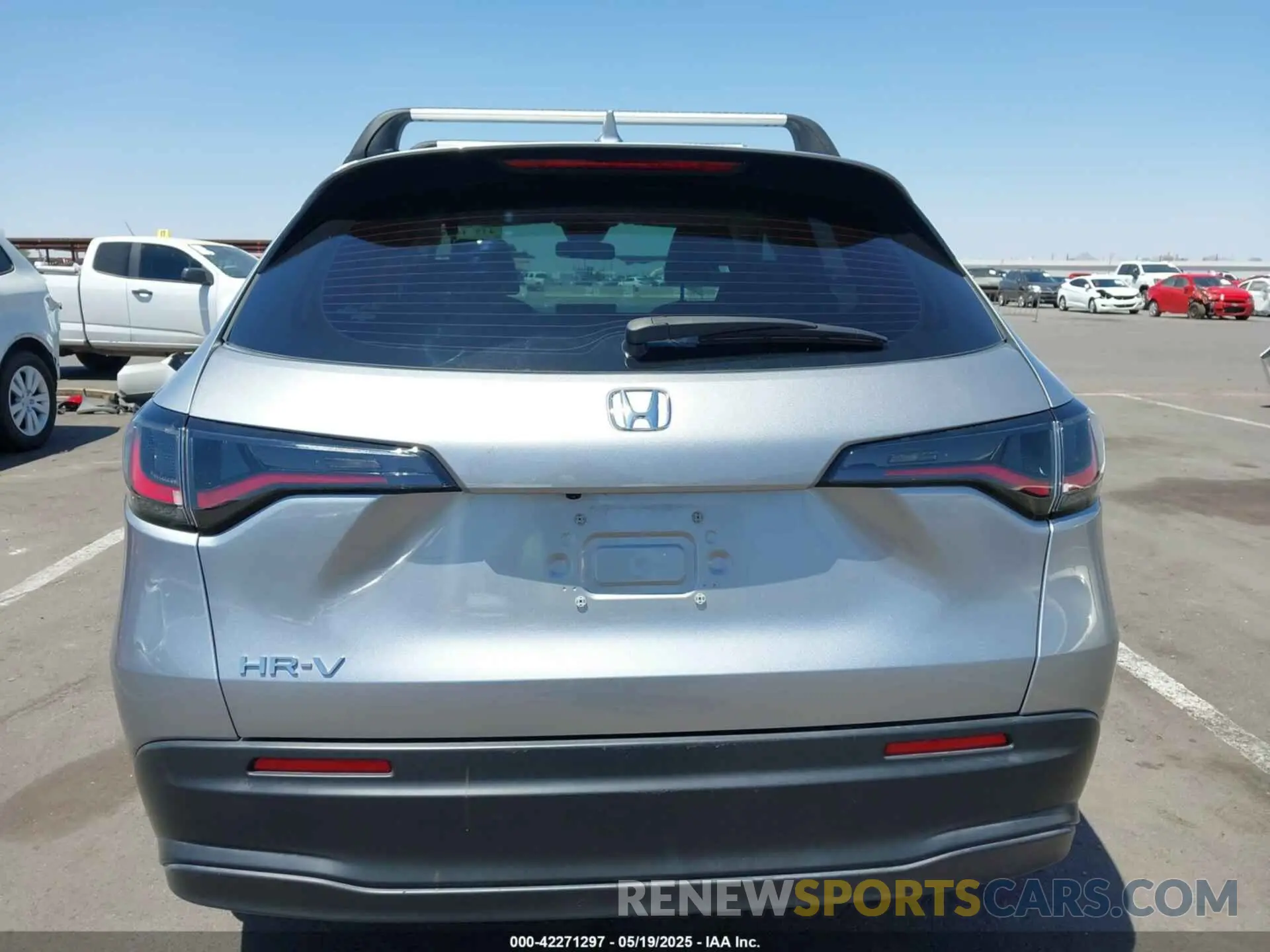 17 Photograph of a damaged car 3CZRZ1H31PM702198 HONDA HR-V 2023