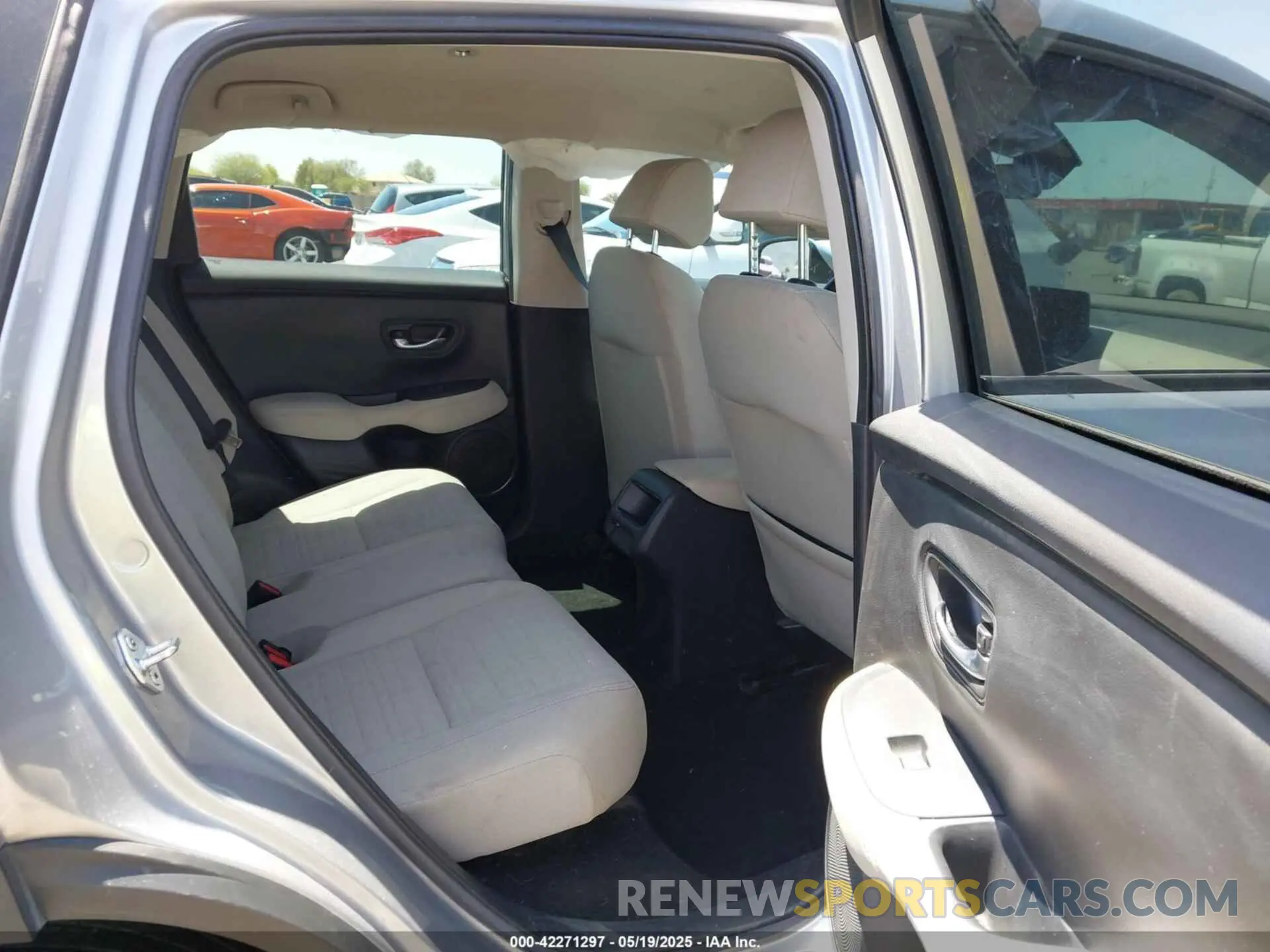 8 Photograph of a damaged car 3CZRZ1H31PM702198 HONDA HR-V 2023