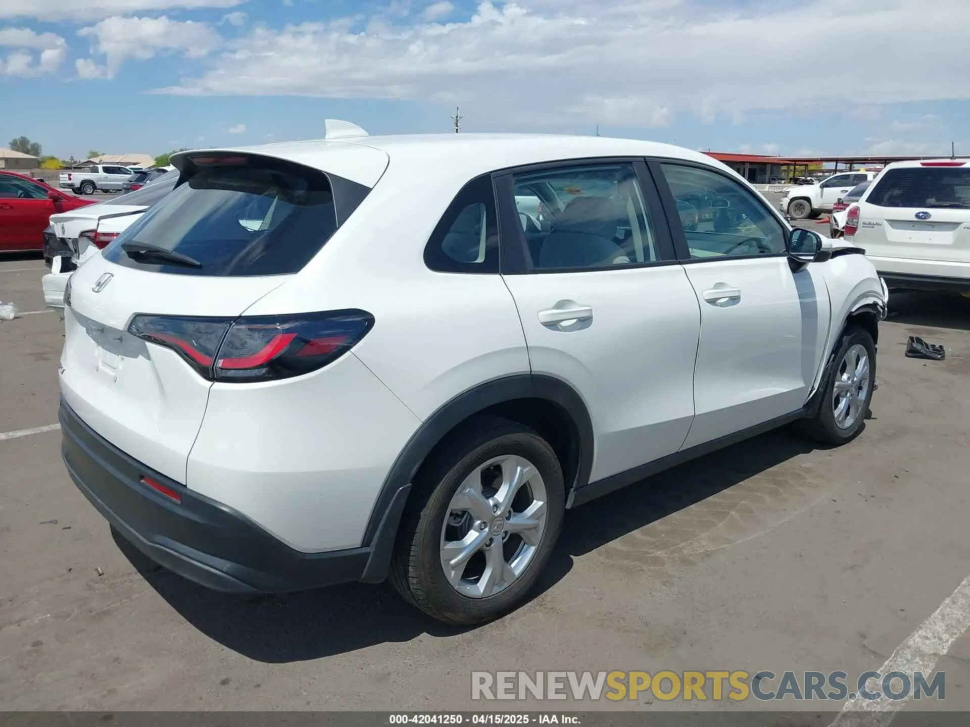 4 Photograph of a damaged car 3CZRZ1H31PM706638 HONDA HR-V 2023