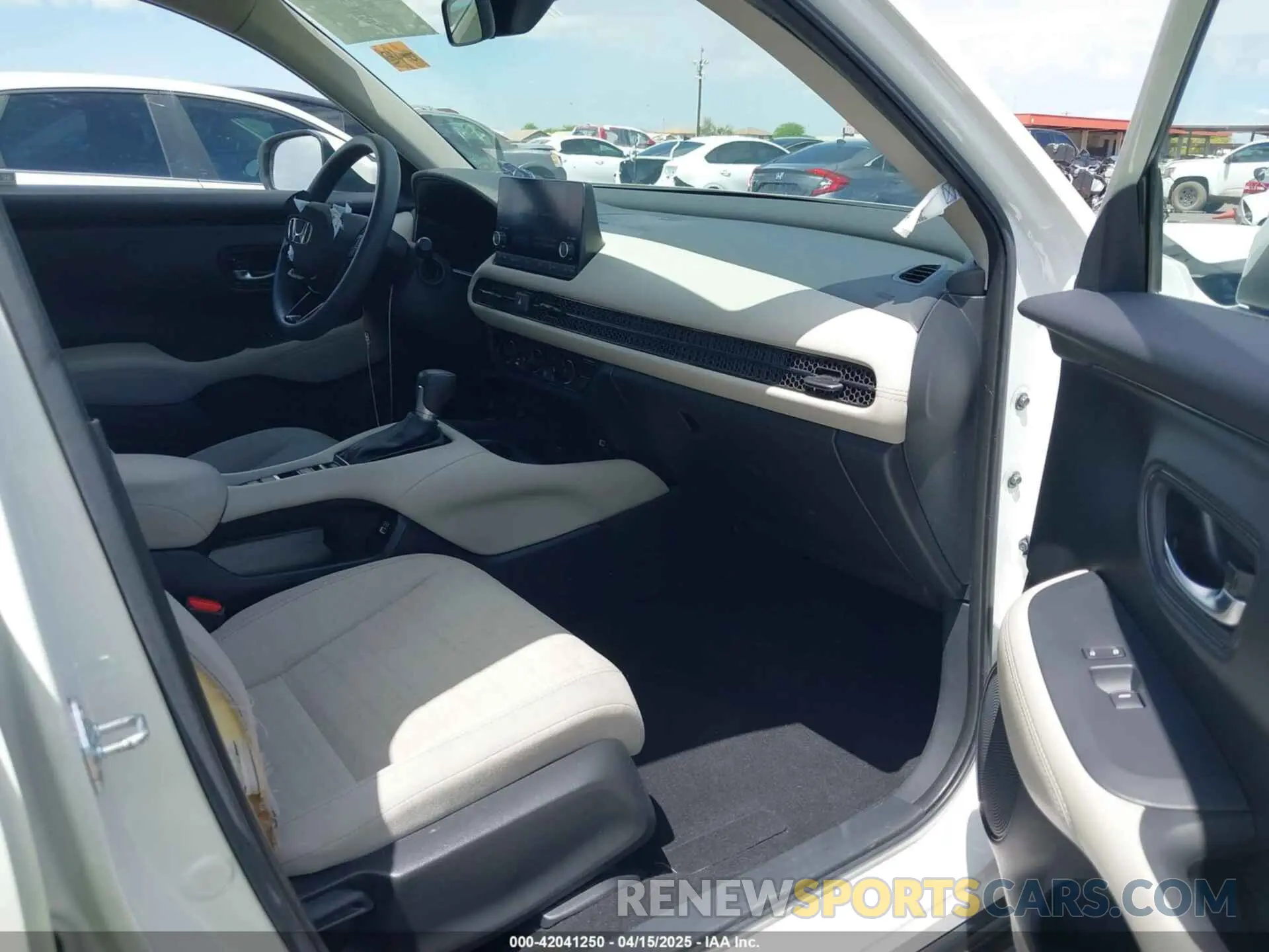 5 Photograph of a damaged car 3CZRZ1H31PM706638 HONDA HR-V 2023