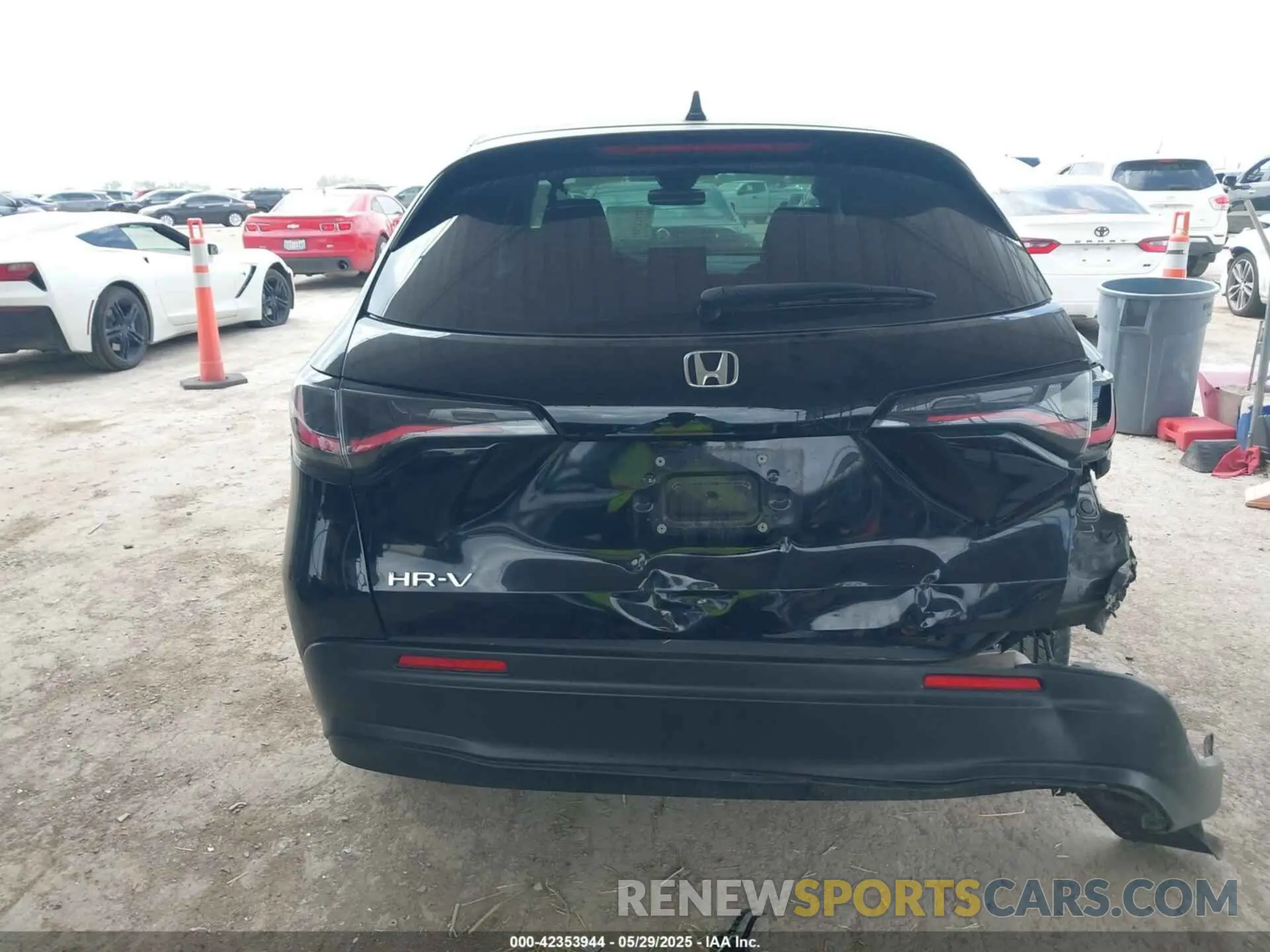 17 Photograph of a damaged car 3CZRZ1H31PM738778 HONDA HR-V 2023
