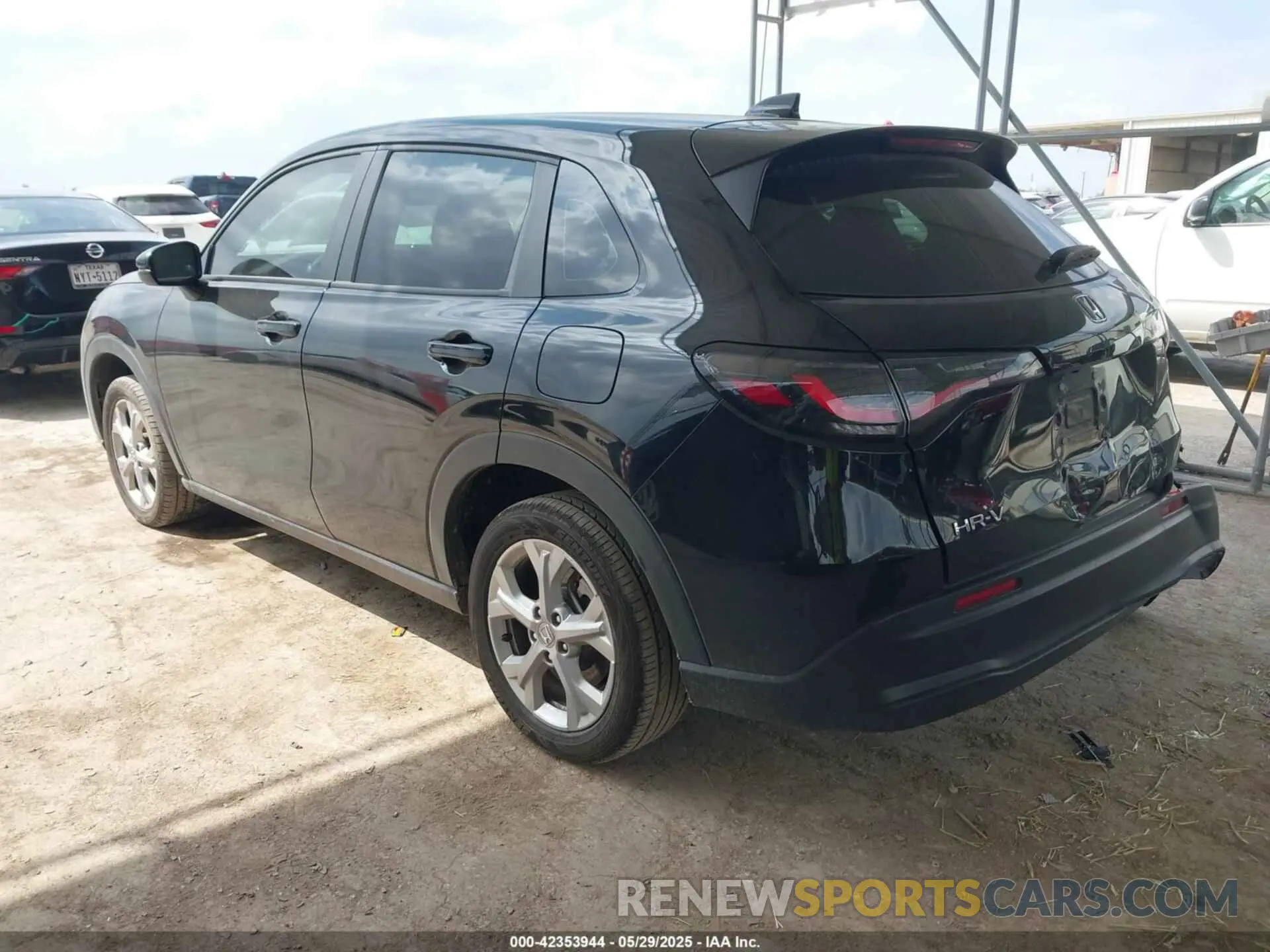 3 Photograph of a damaged car 3CZRZ1H31PM738778 HONDA HR-V 2023