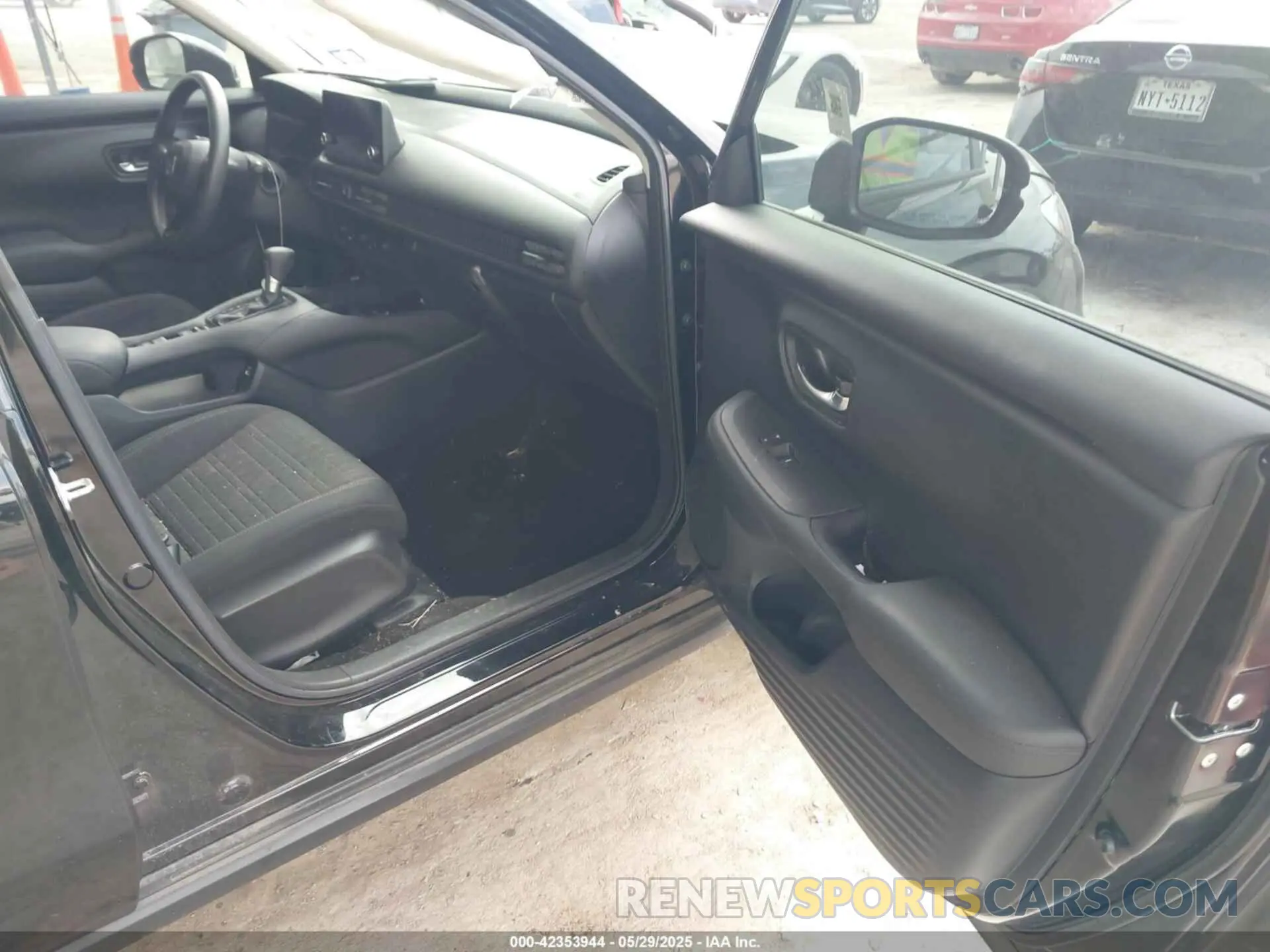 5 Photograph of a damaged car 3CZRZ1H31PM738778 HONDA HR-V 2023