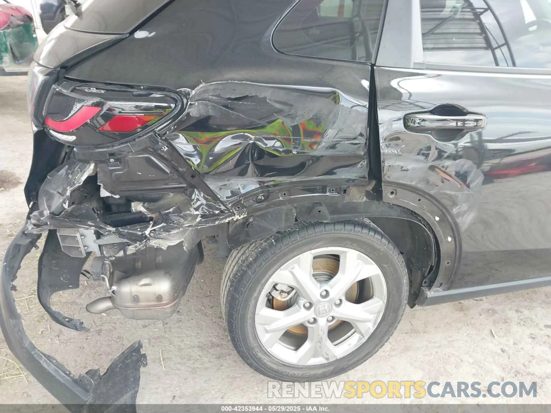 6 Photograph of a damaged car 3CZRZ1H31PM738778 HONDA HR-V 2023