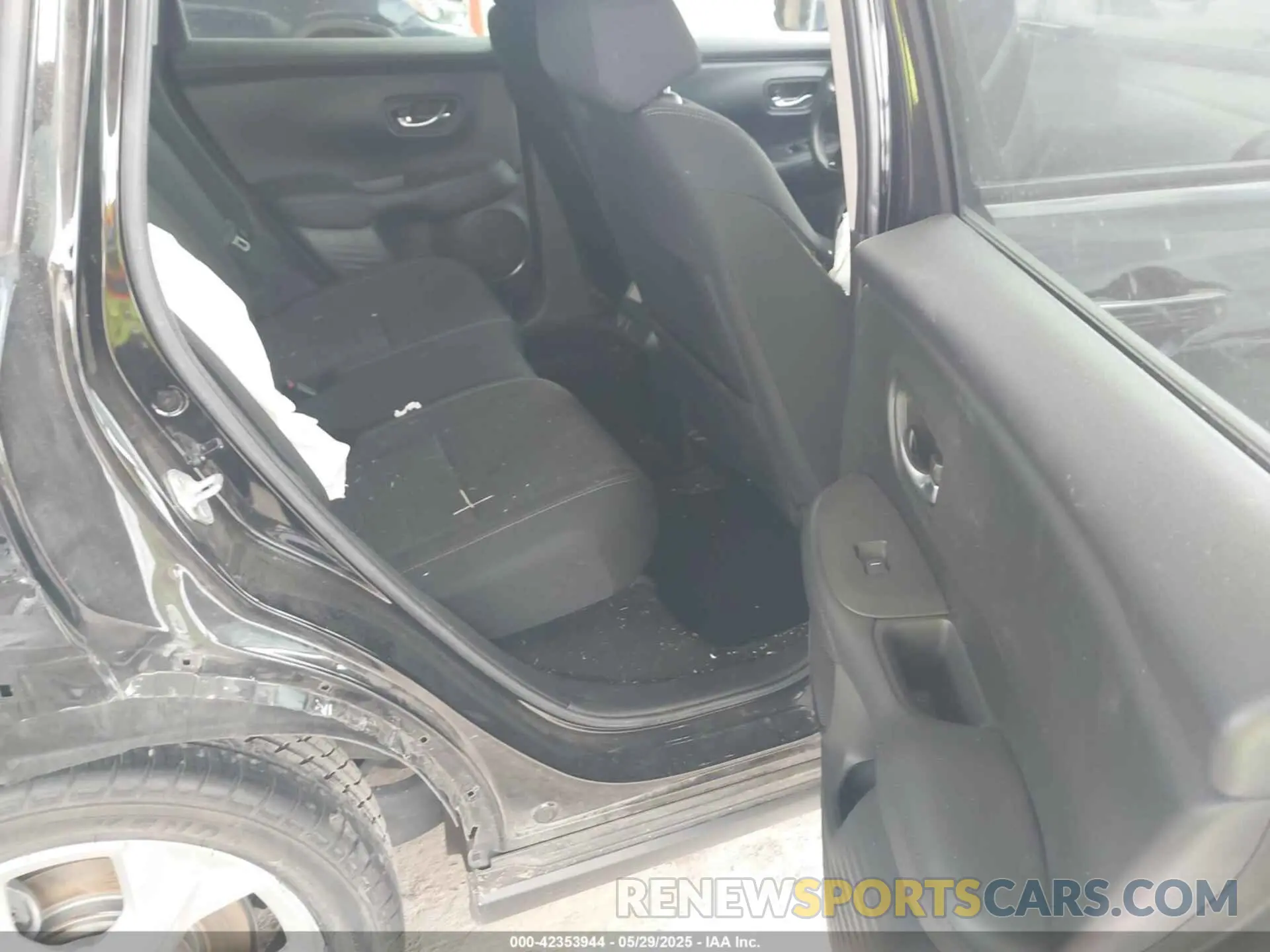 8 Photograph of a damaged car 3CZRZ1H31PM738778 HONDA HR-V 2023