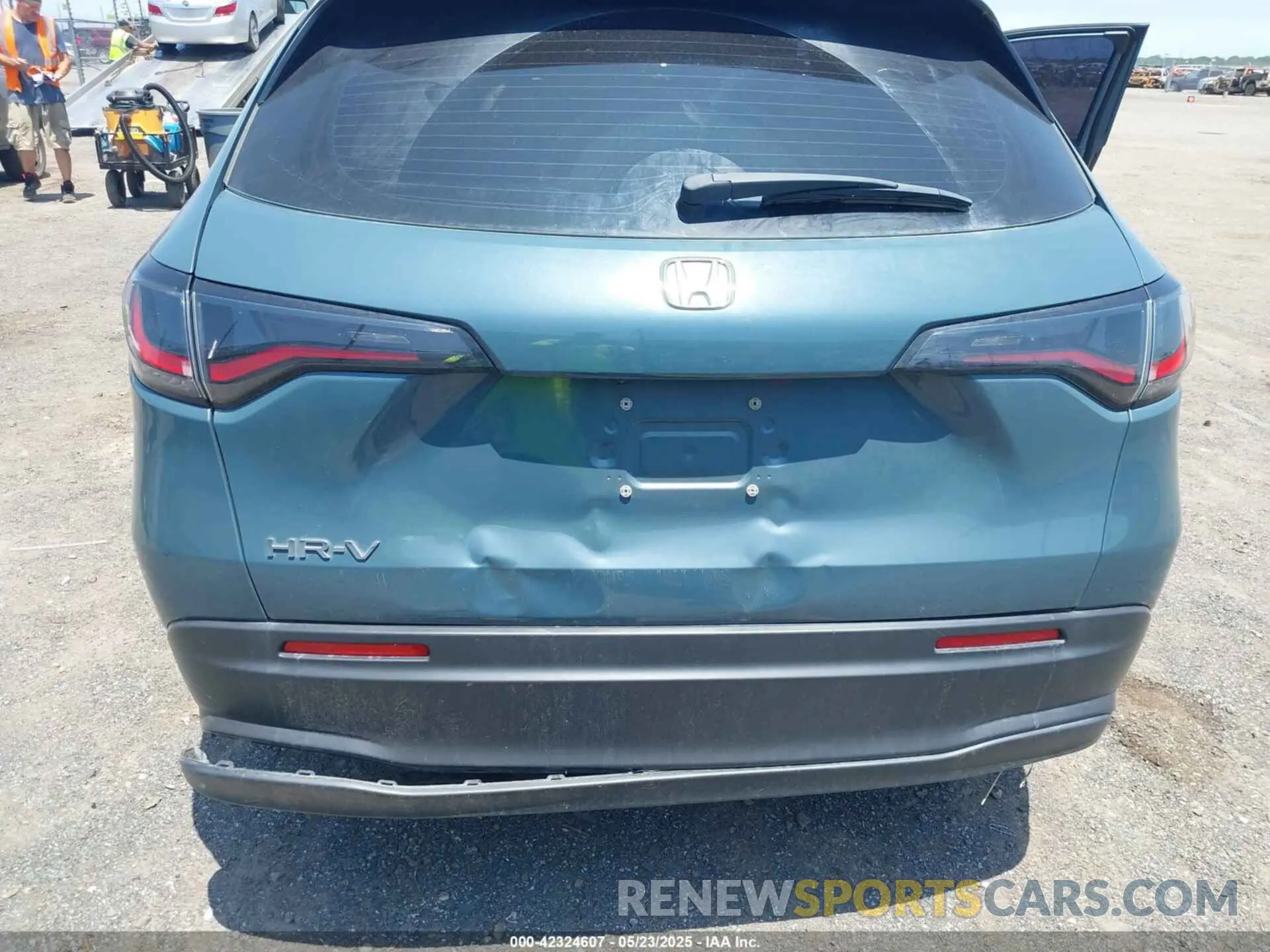 19 Photograph of a damaged car 3CZRZ1H31PM742314 HONDA HR-V 2023