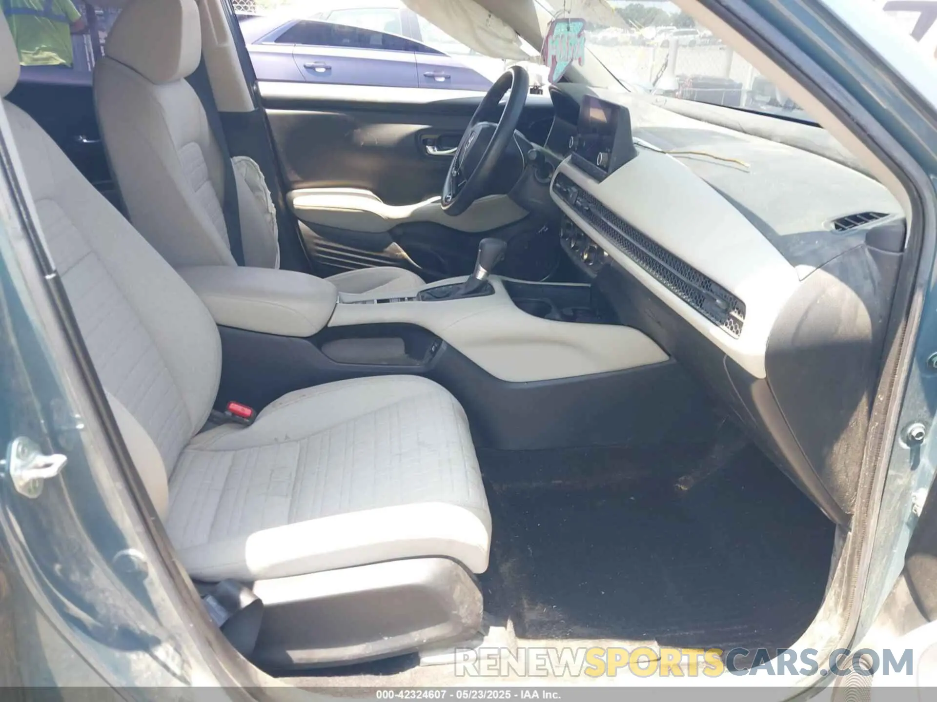 5 Photograph of a damaged car 3CZRZ1H31PM742314 HONDA HR-V 2023