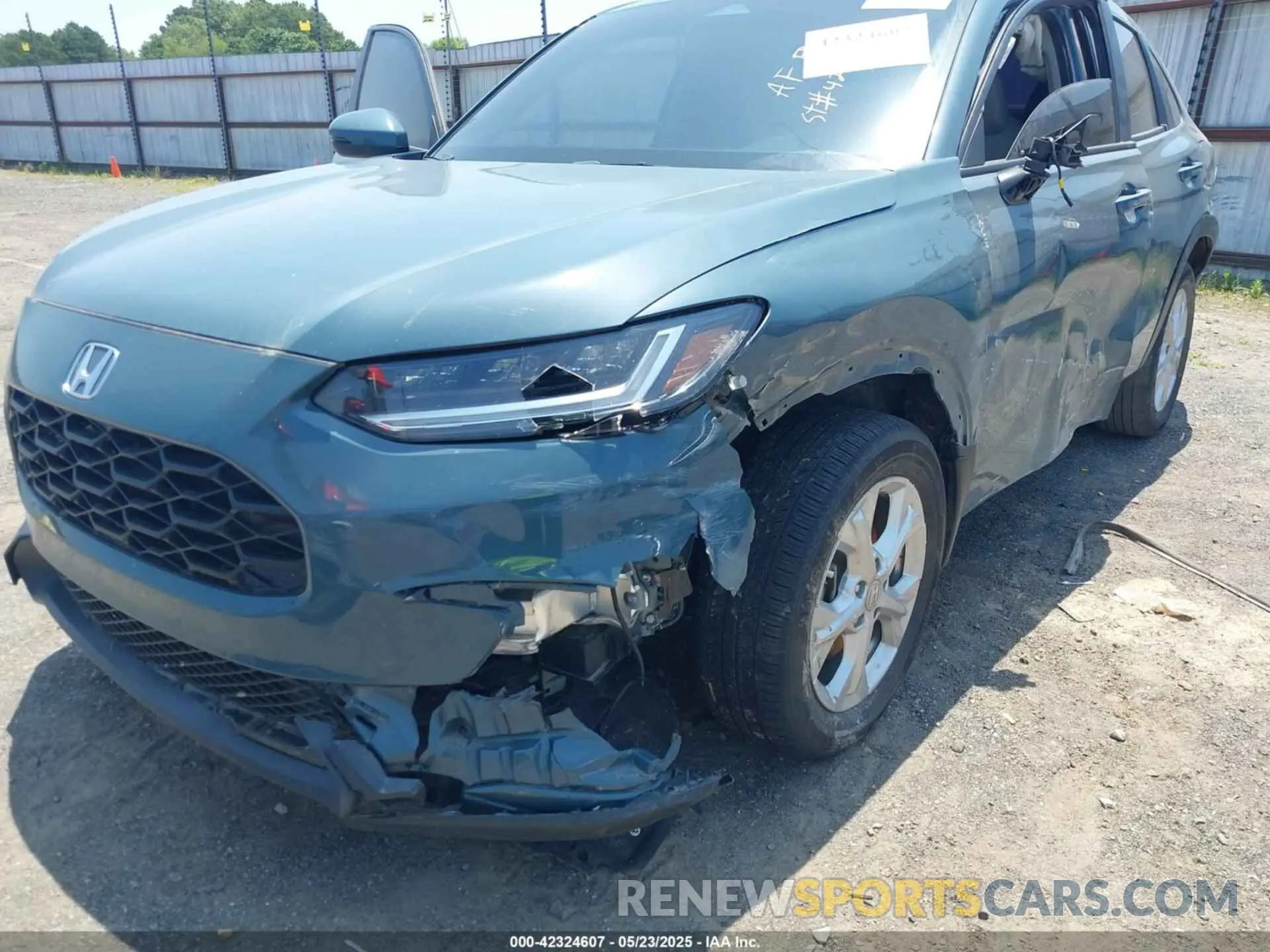 6 Photograph of a damaged car 3CZRZ1H31PM742314 HONDA HR-V 2023