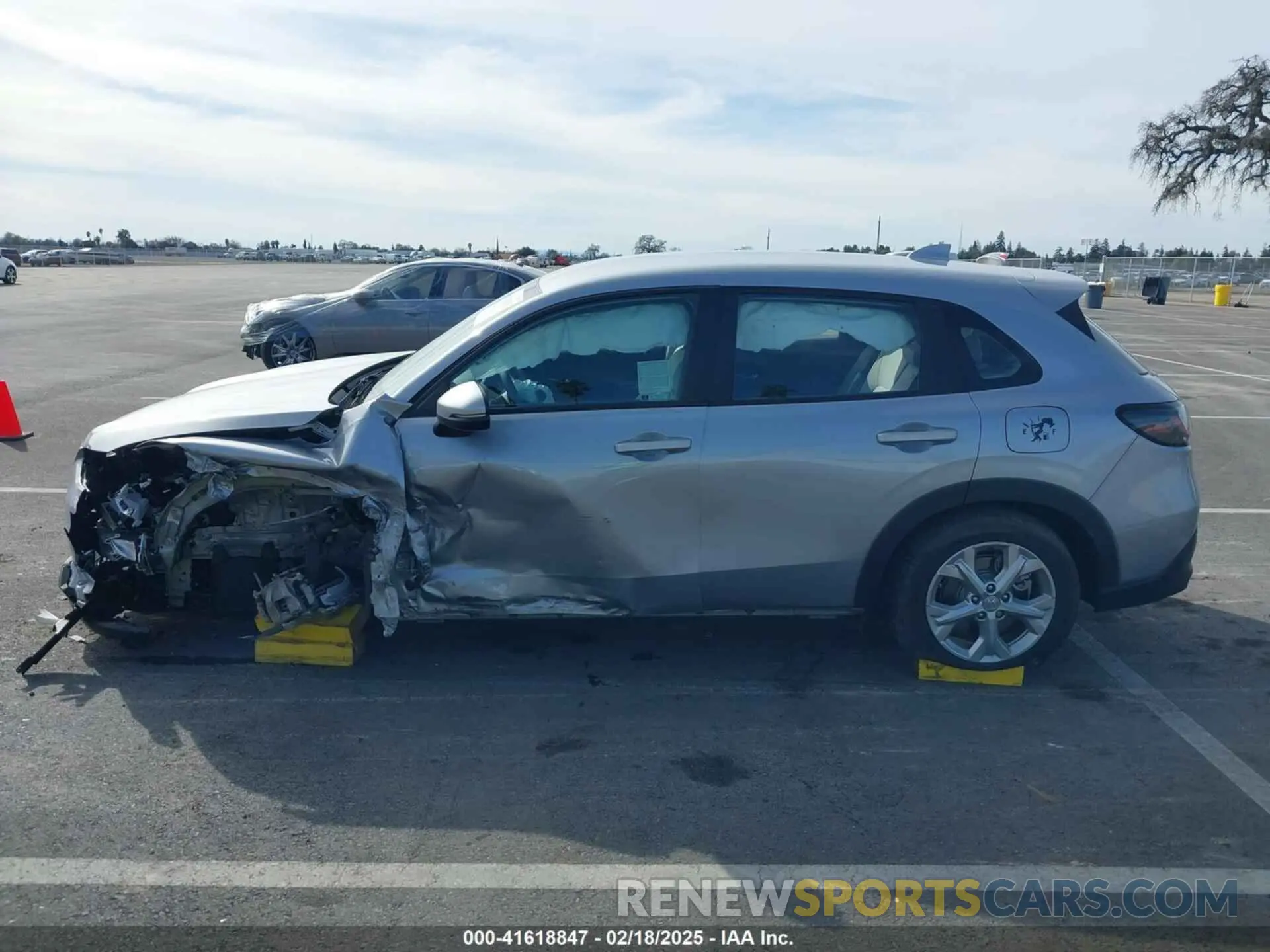 15 Photograph of a damaged car 3CZRZ1H32PM723108 HONDA HR-V 2023