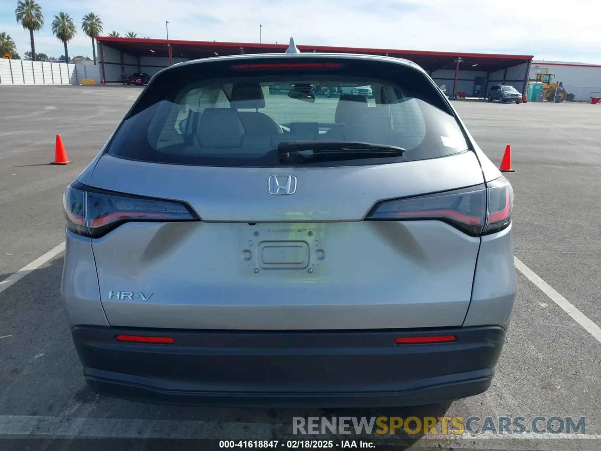 17 Photograph of a damaged car 3CZRZ1H32PM723108 HONDA HR-V 2023
