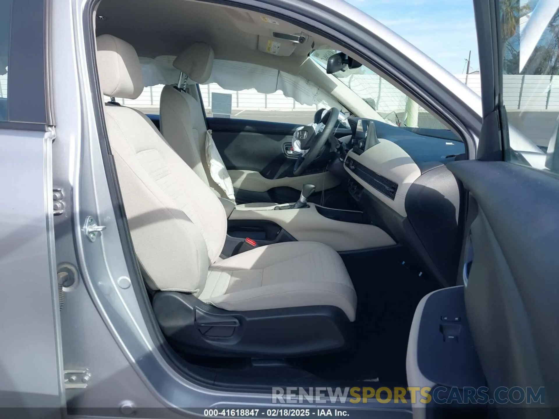 5 Photograph of a damaged car 3CZRZ1H32PM723108 HONDA HR-V 2023