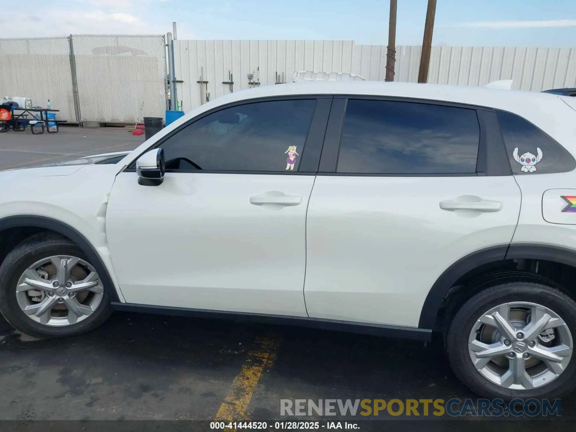 14 Photograph of a damaged car 3CZRZ1H32PM739454 HONDA HR-V 2023