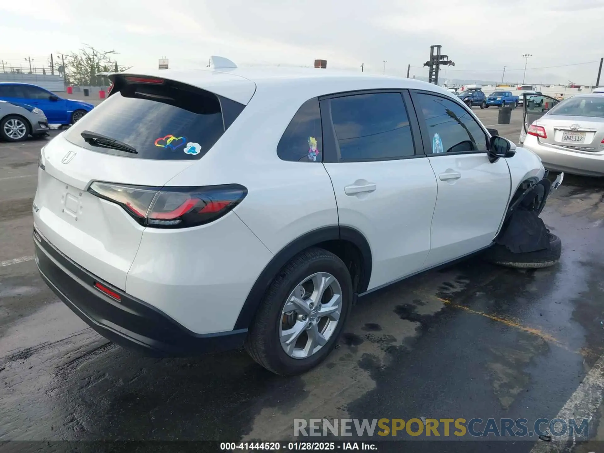 4 Photograph of a damaged car 3CZRZ1H32PM739454 HONDA HR-V 2023