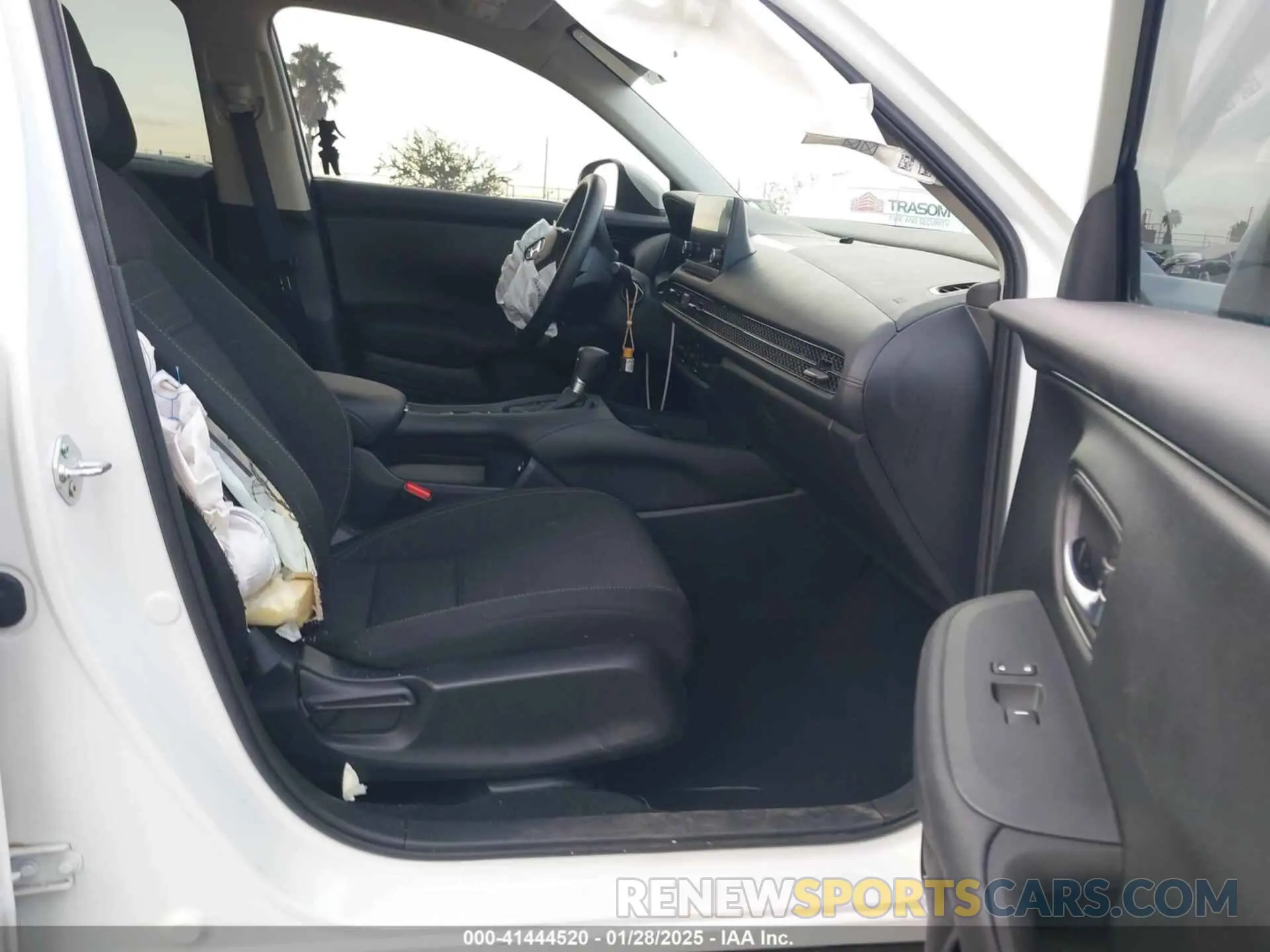 5 Photograph of a damaged car 3CZRZ1H32PM739454 HONDA HR-V 2023