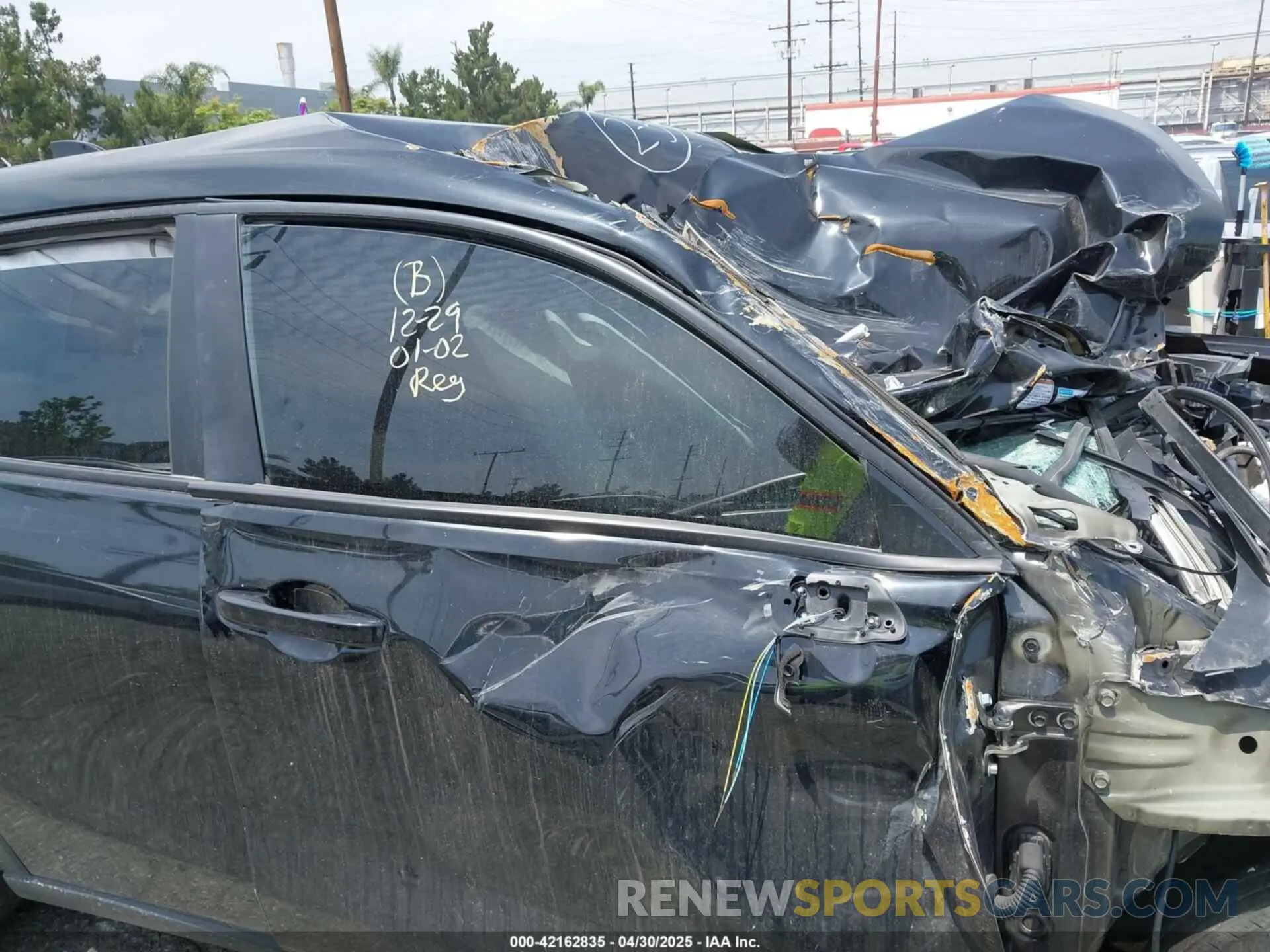 17 Photograph of a damaged car 3CZRZ1H32PM742306 HONDA HR-V 2023