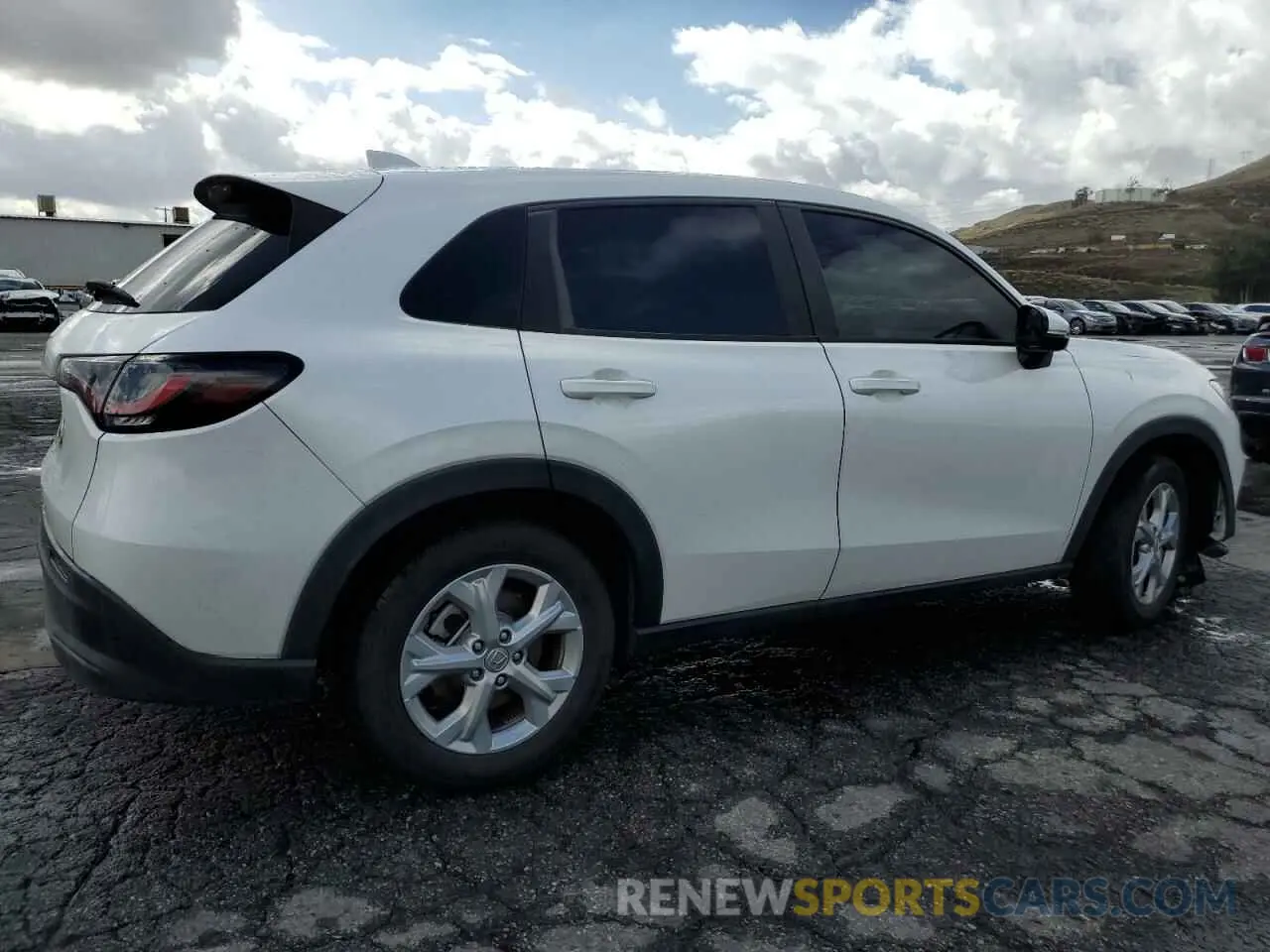 3 Photograph of a damaged car 3CZRZ1H33PM701683 HONDA HR-V 2023