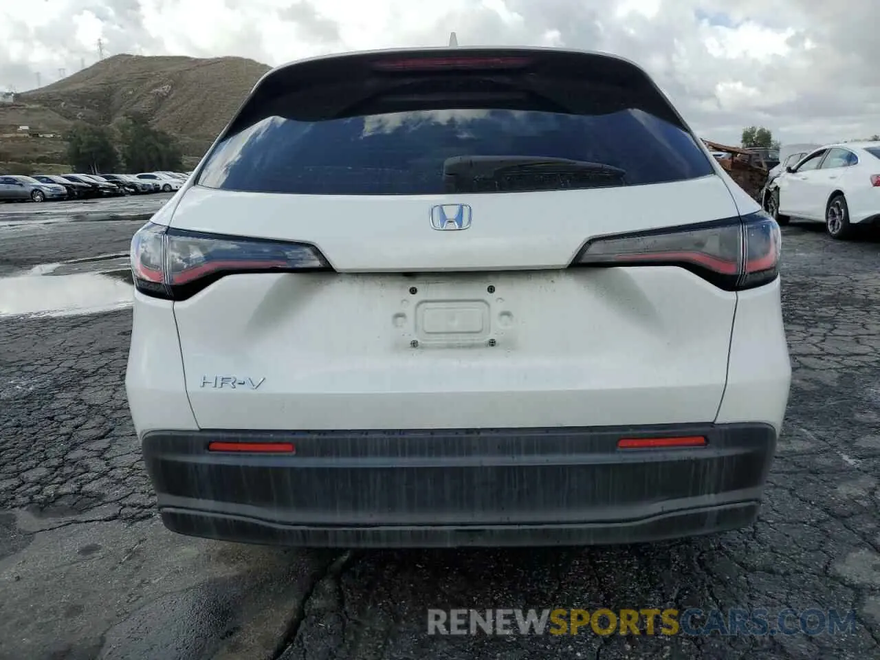 6 Photograph of a damaged car 3CZRZ1H33PM701683 HONDA HR-V 2023