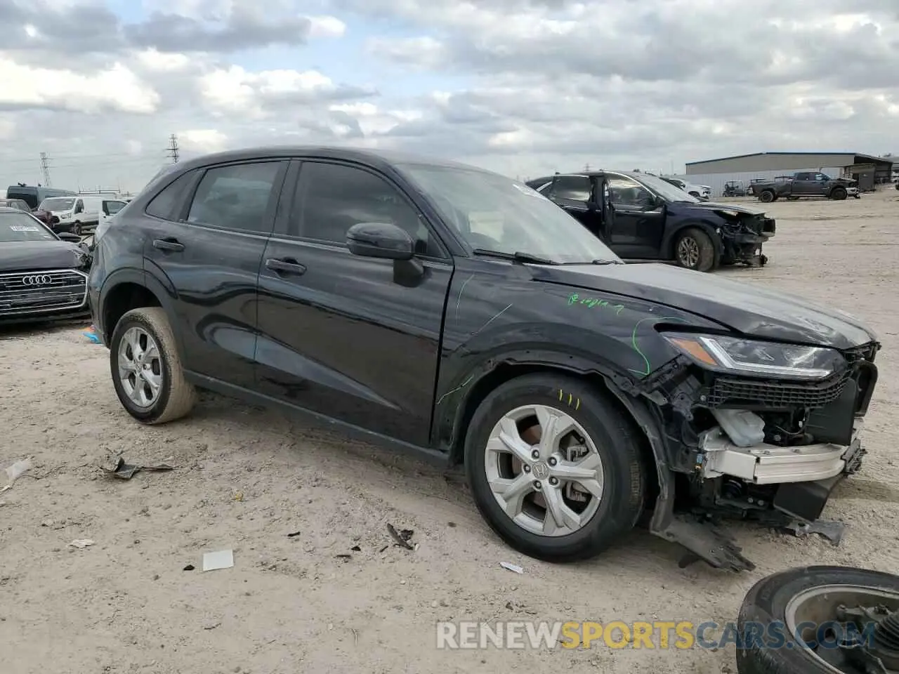 4 Photograph of a damaged car 3CZRZ1H33PM728737 HONDA HR-V 2023