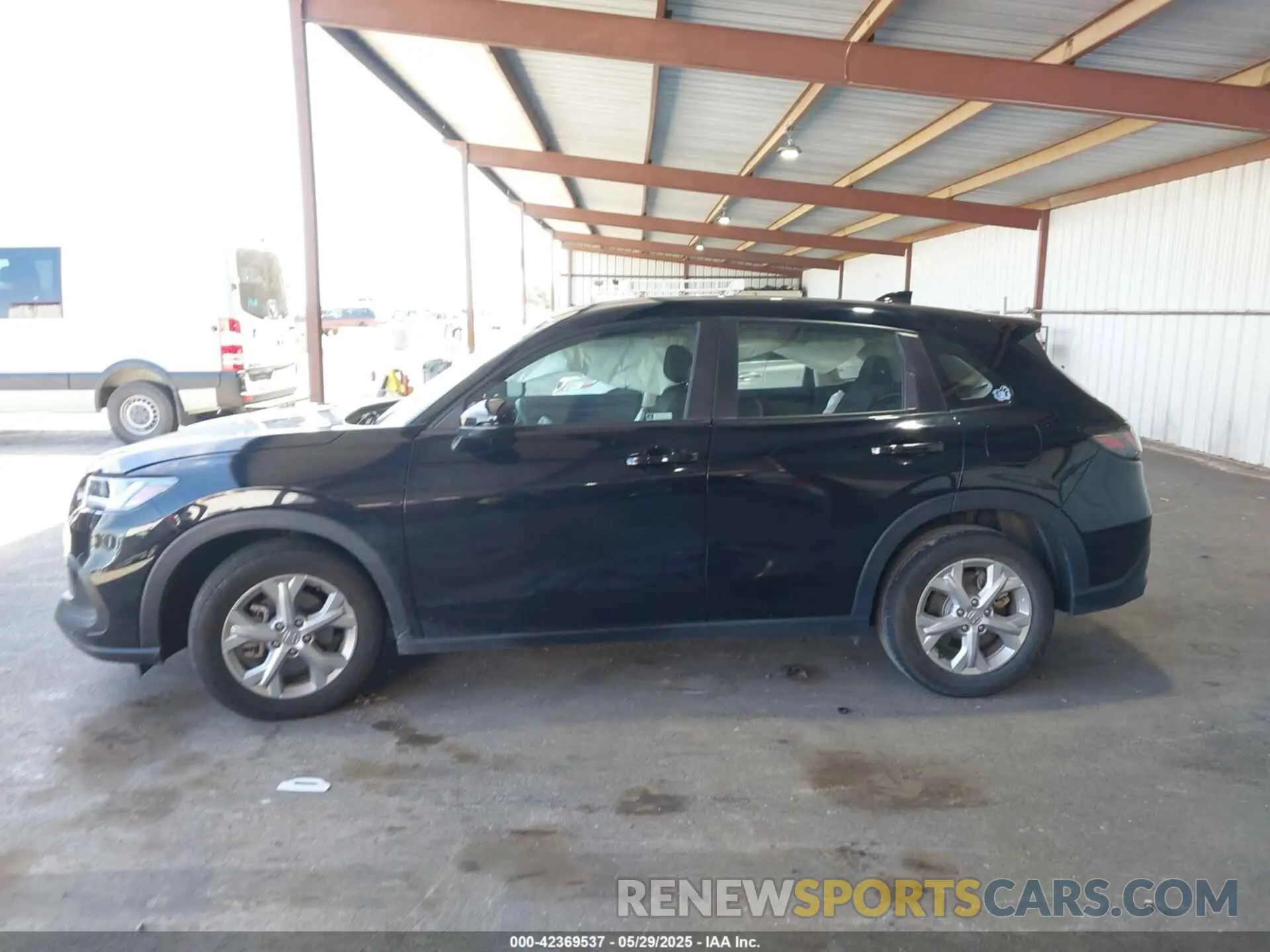 15 Photograph of a damaged car 3CZRZ1H33PM738409 HONDA HR-V 2023