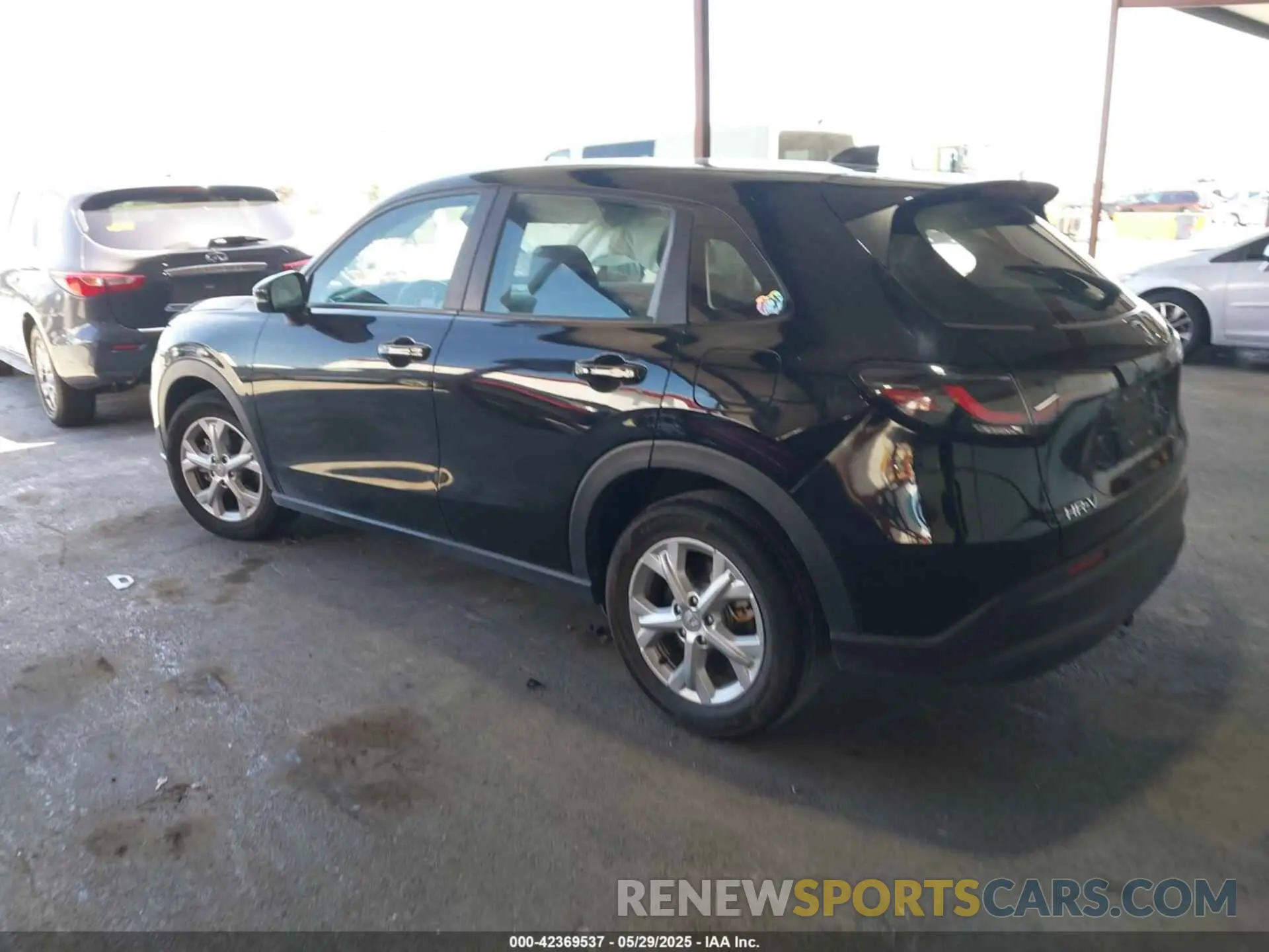 3 Photograph of a damaged car 3CZRZ1H33PM738409 HONDA HR-V 2023