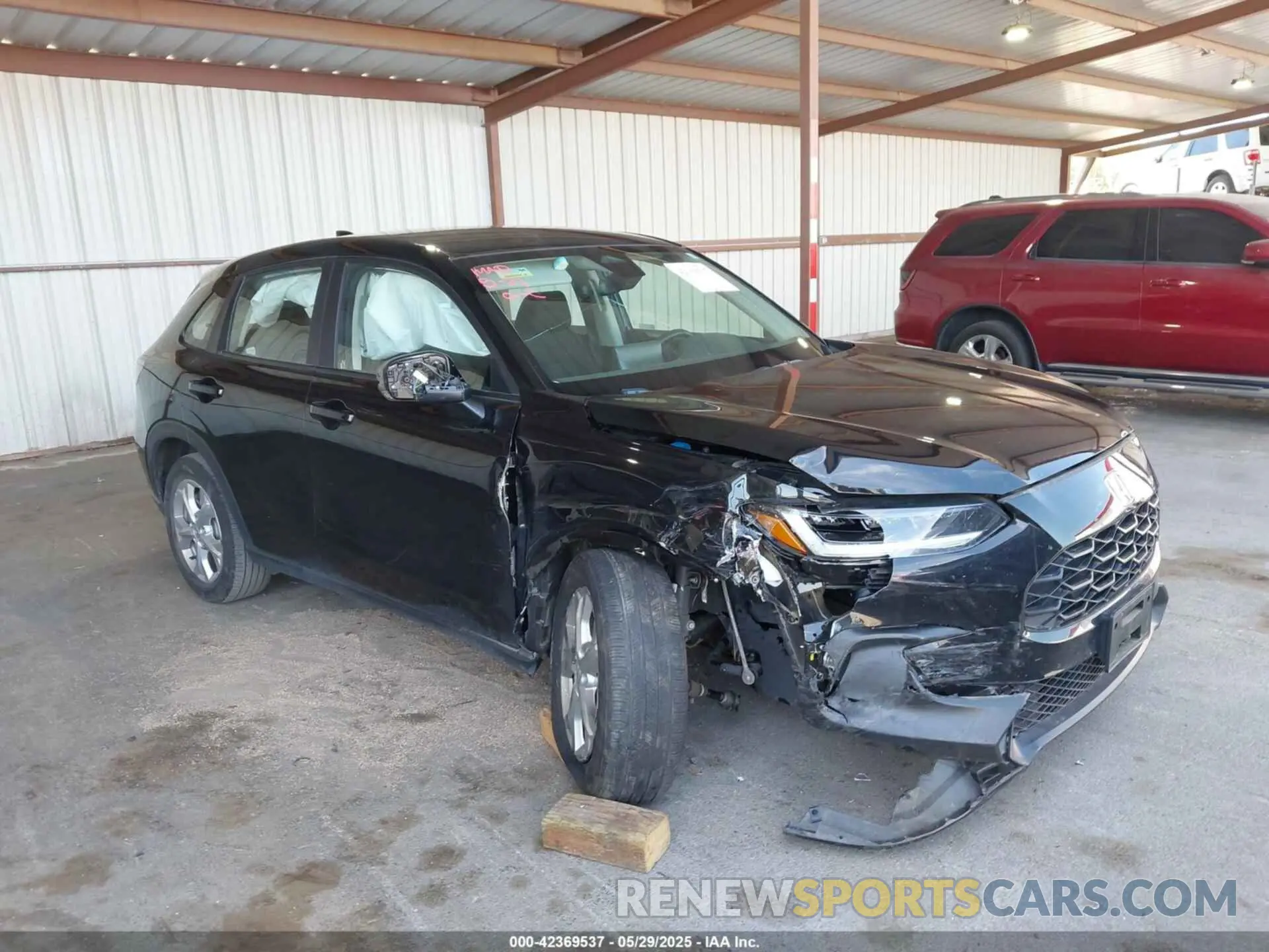 6 Photograph of a damaged car 3CZRZ1H33PM738409 HONDA HR-V 2023
