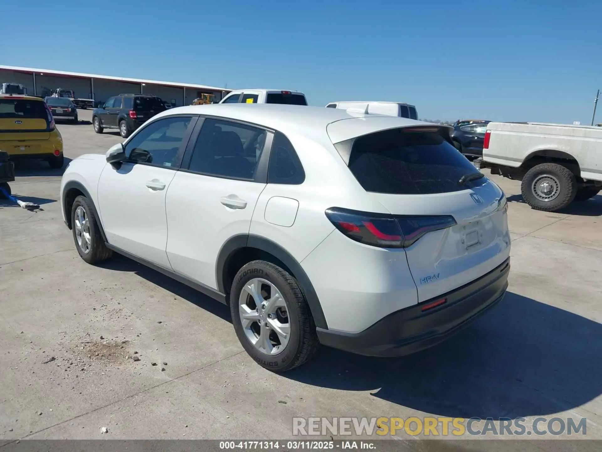3 Photograph of a damaged car 3CZRZ1H34PM707380 HONDA HR-V 2023
