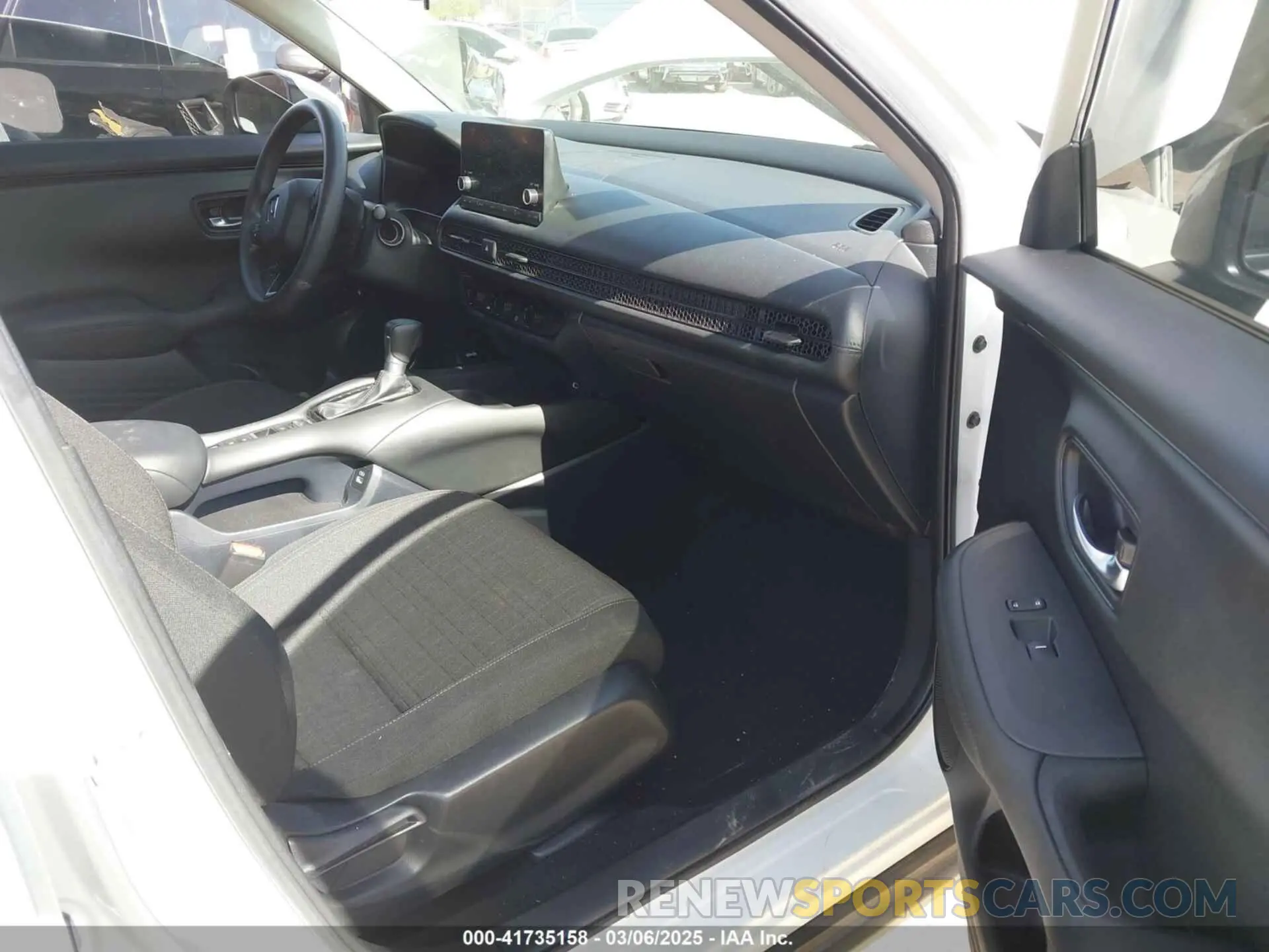 5 Photograph of a damaged car 3CZRZ1H34PM709551 HONDA HR-V 2023