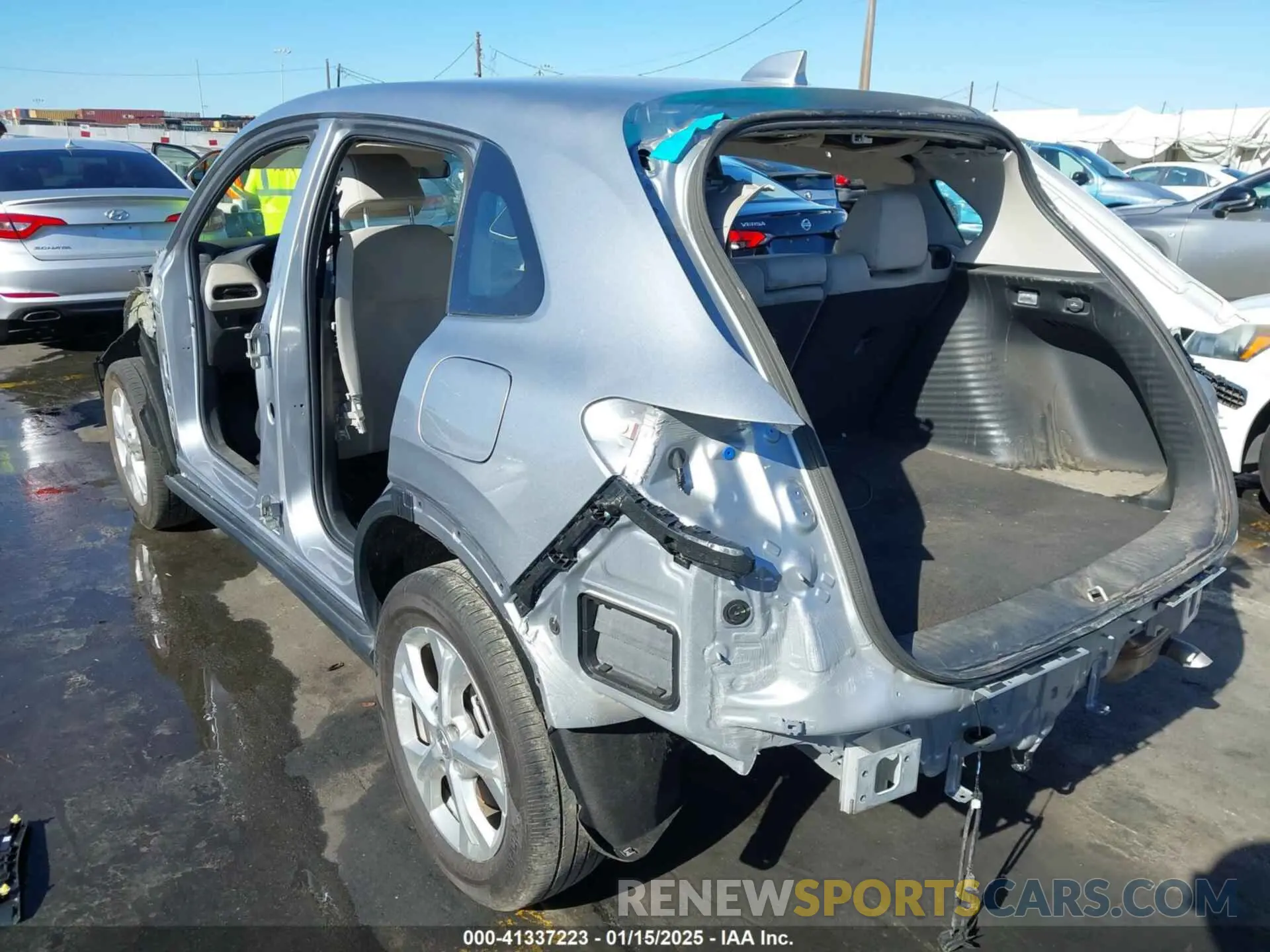 3 Photograph of a damaged car 3CZRZ1H36PM723127 HONDA HR-V 2023