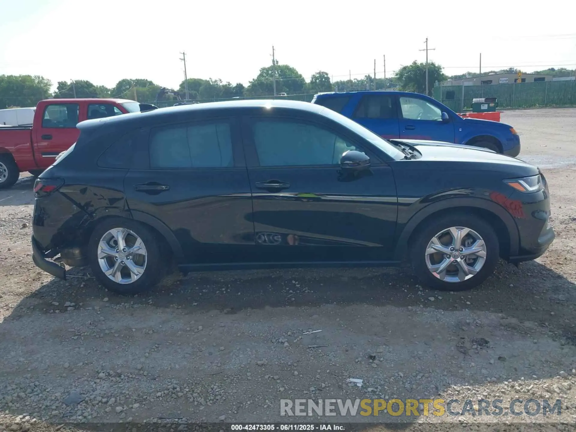 13 Photograph of a damaged car 3CZRZ1H37PM723458 HONDA HR-V 2023