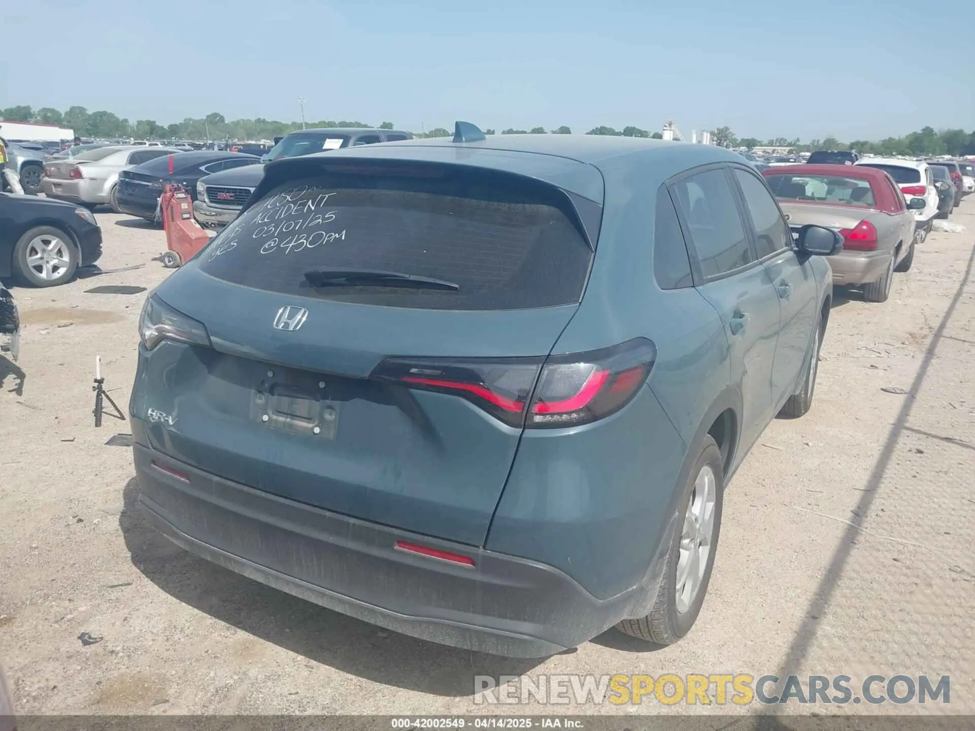 4 Photograph of a damaged car 3CZRZ1H38PM702232 HONDA HR-V 2023