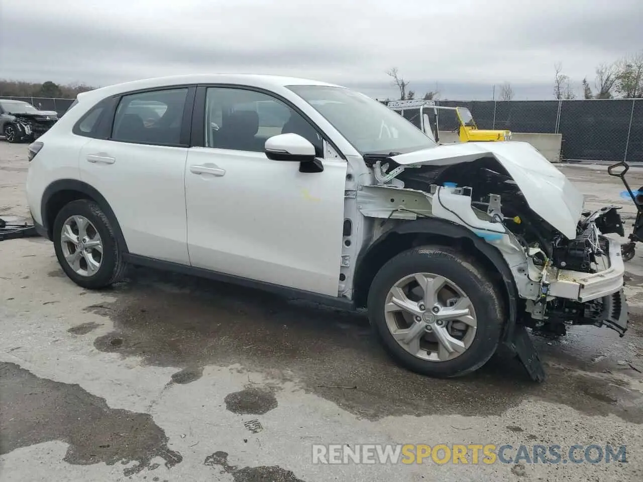 4 Photograph of a damaged car 3CZRZ1H38PM740303 HONDA HR-V 2023