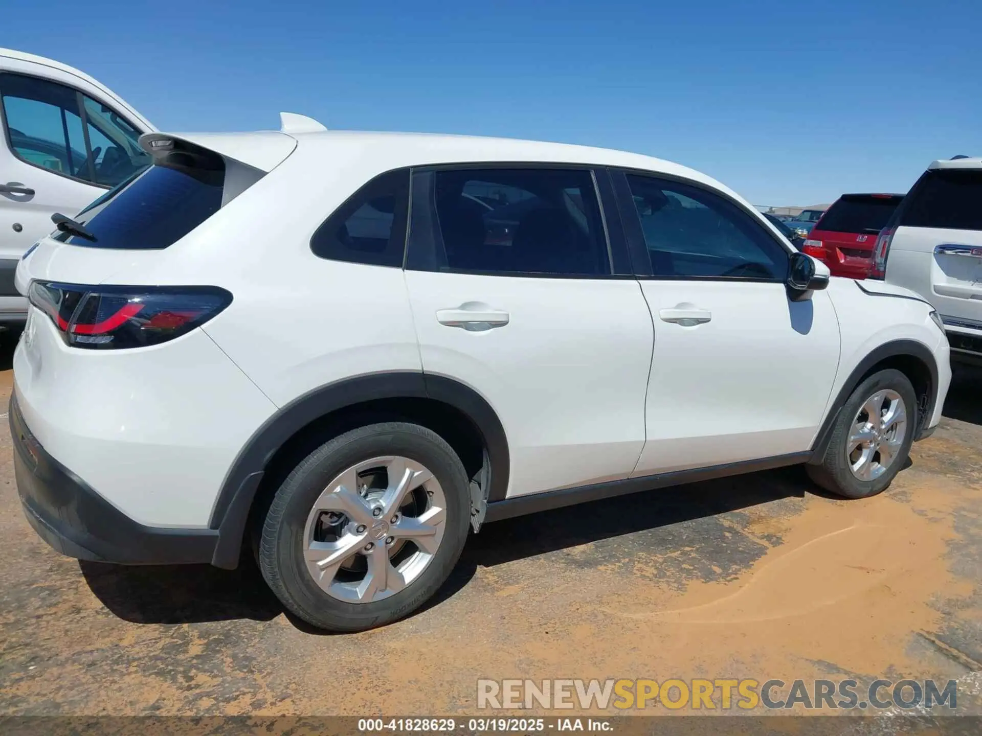 13 Photograph of a damaged car 3CZRZ1H39PM704930 HONDA HR-V 2023
