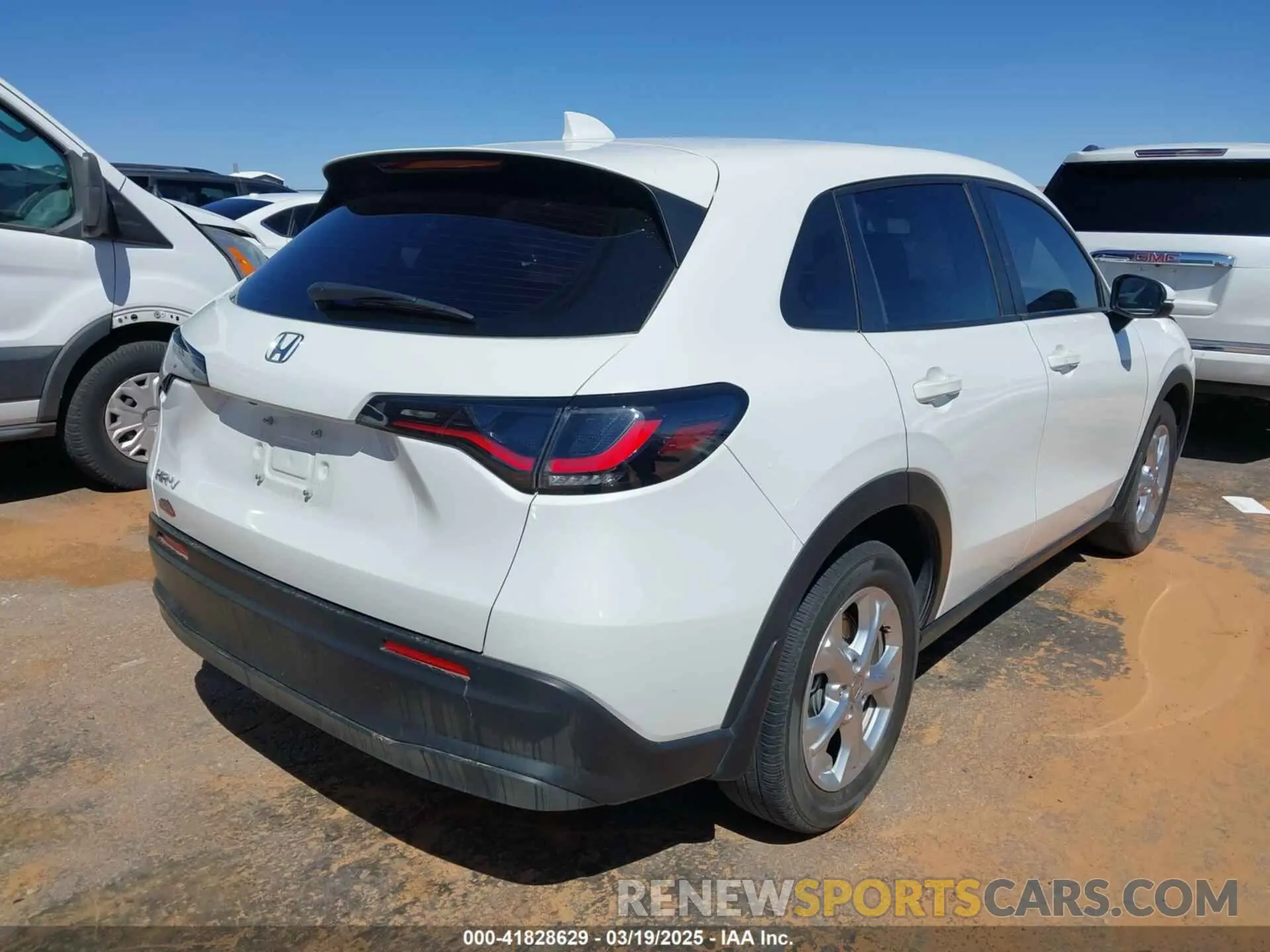 4 Photograph of a damaged car 3CZRZ1H39PM704930 HONDA HR-V 2023
