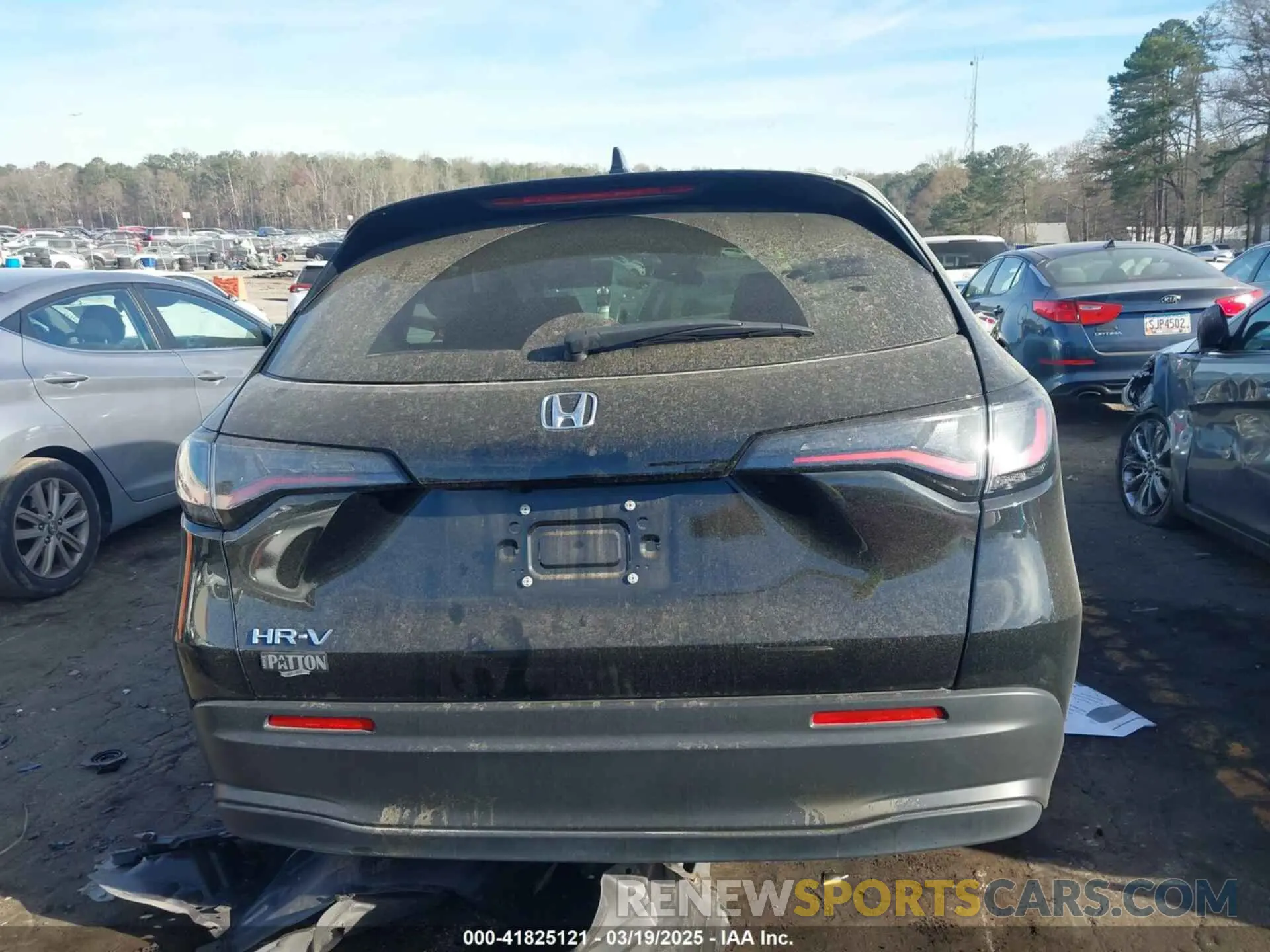 16 Photograph of a damaged car 3CZRZ1H39PM708833 HONDA HR-V 2023