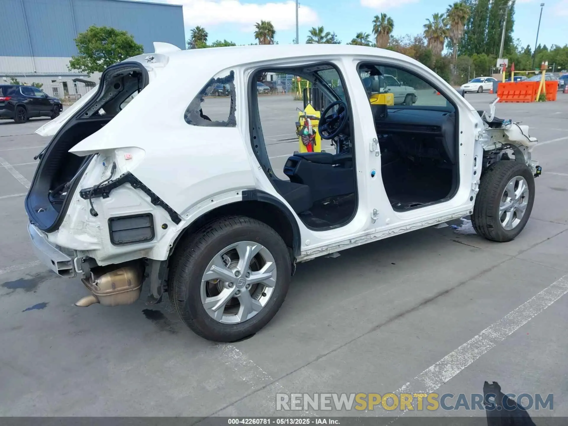 4 Photograph of a damaged car 3CZRZ1H39PM714616 HONDA HR-V 2023